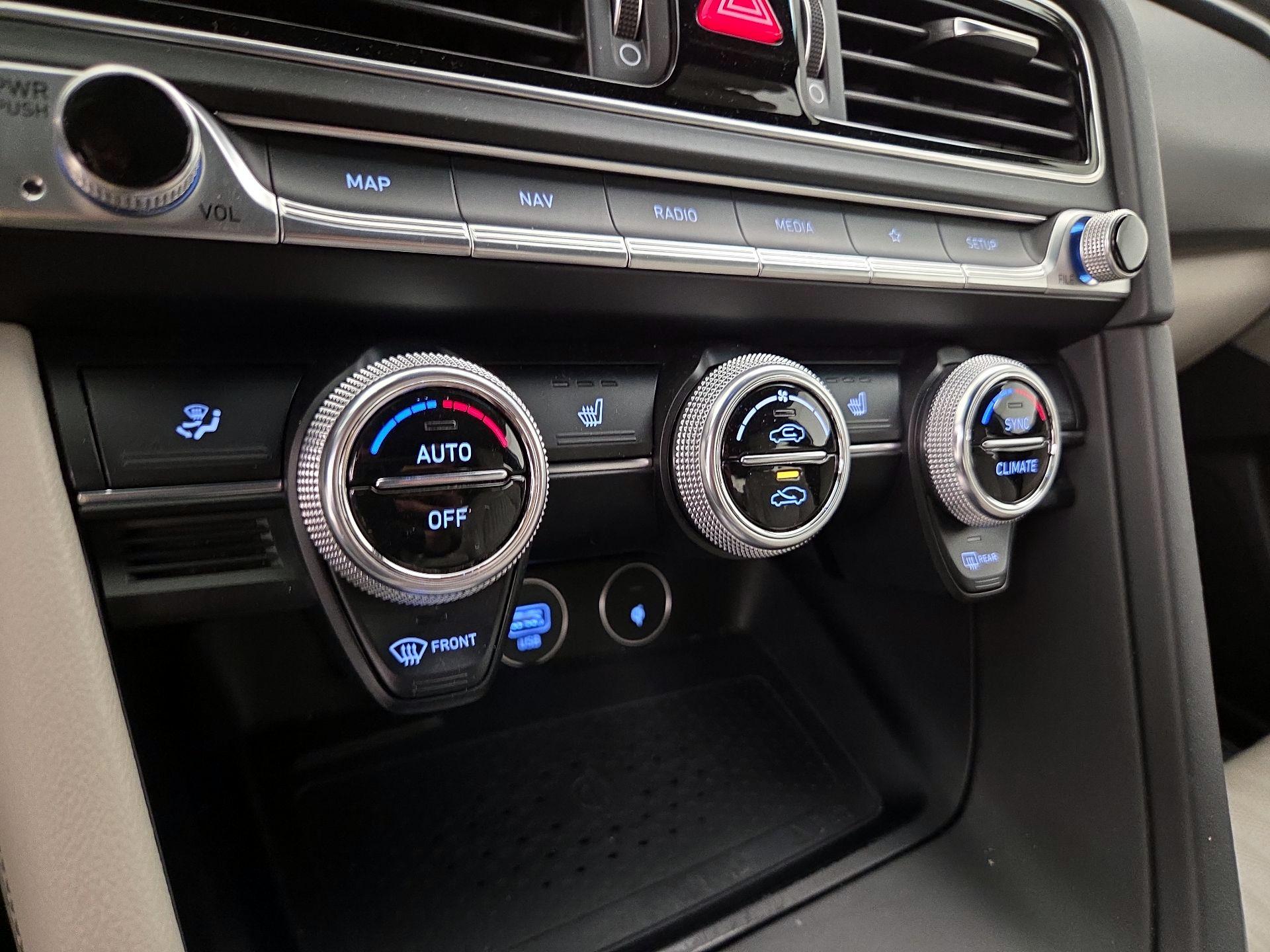 Thumbnail: 2022 Genesis G70 - 17