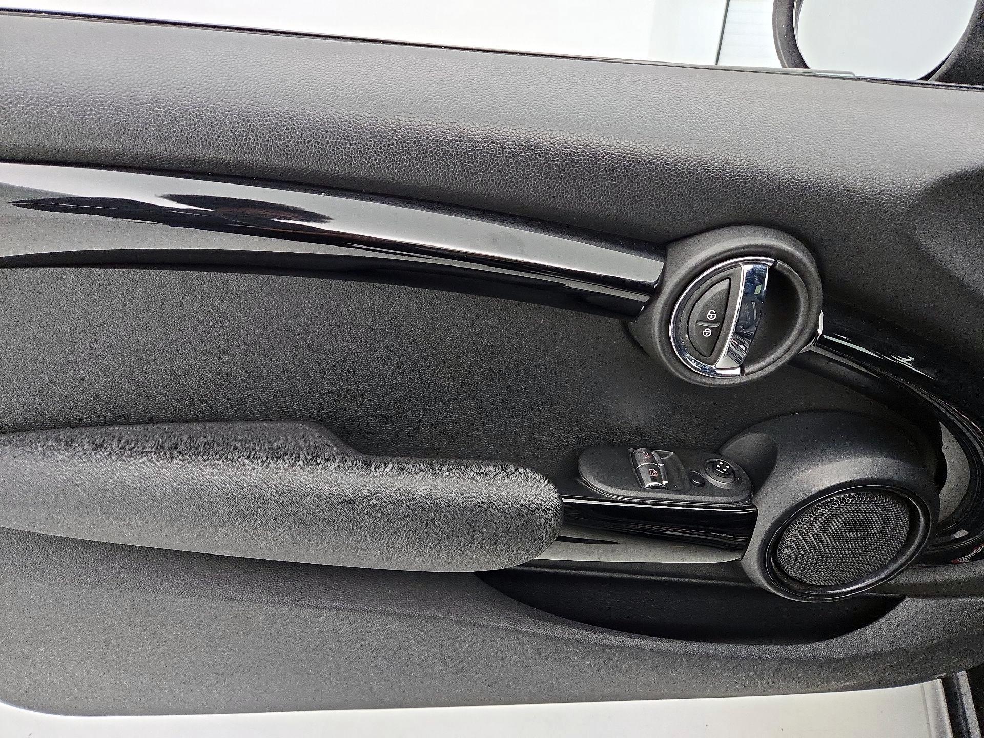Thumbnail: 2021 MINI Cooper Hardtop - 12