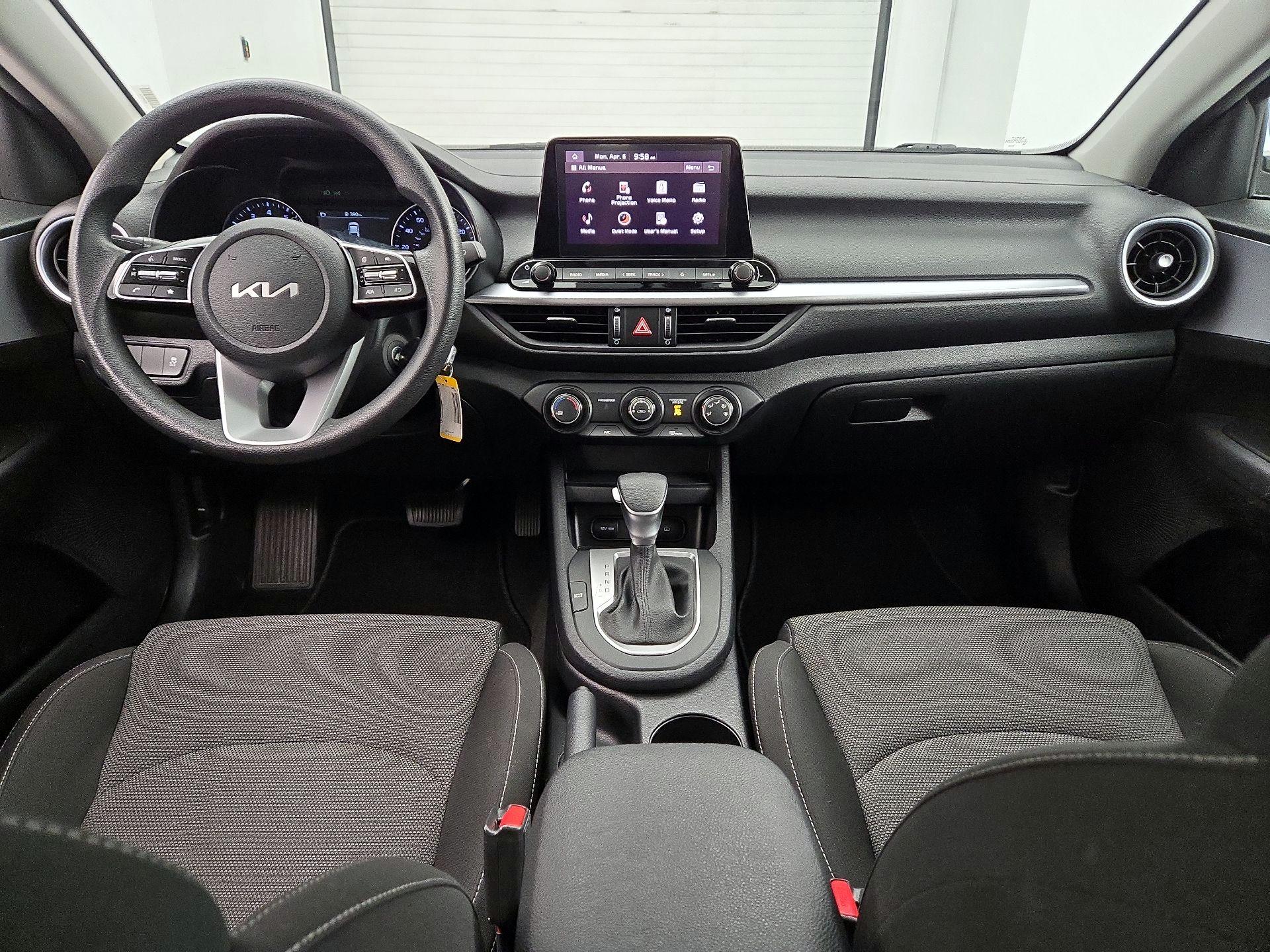 Thumbnail: 2024 Kia Forte - 9