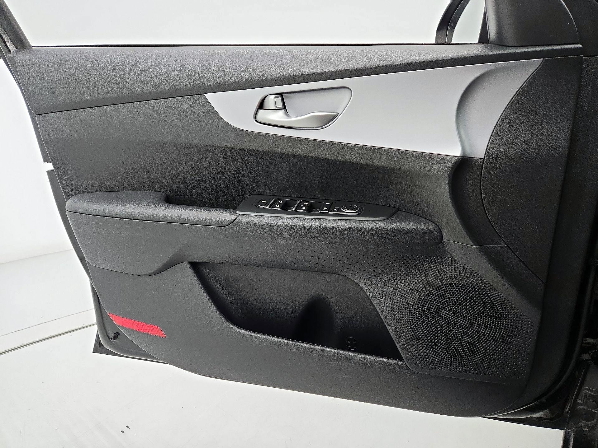 Thumbnail: 2024 Kia Forte - 12