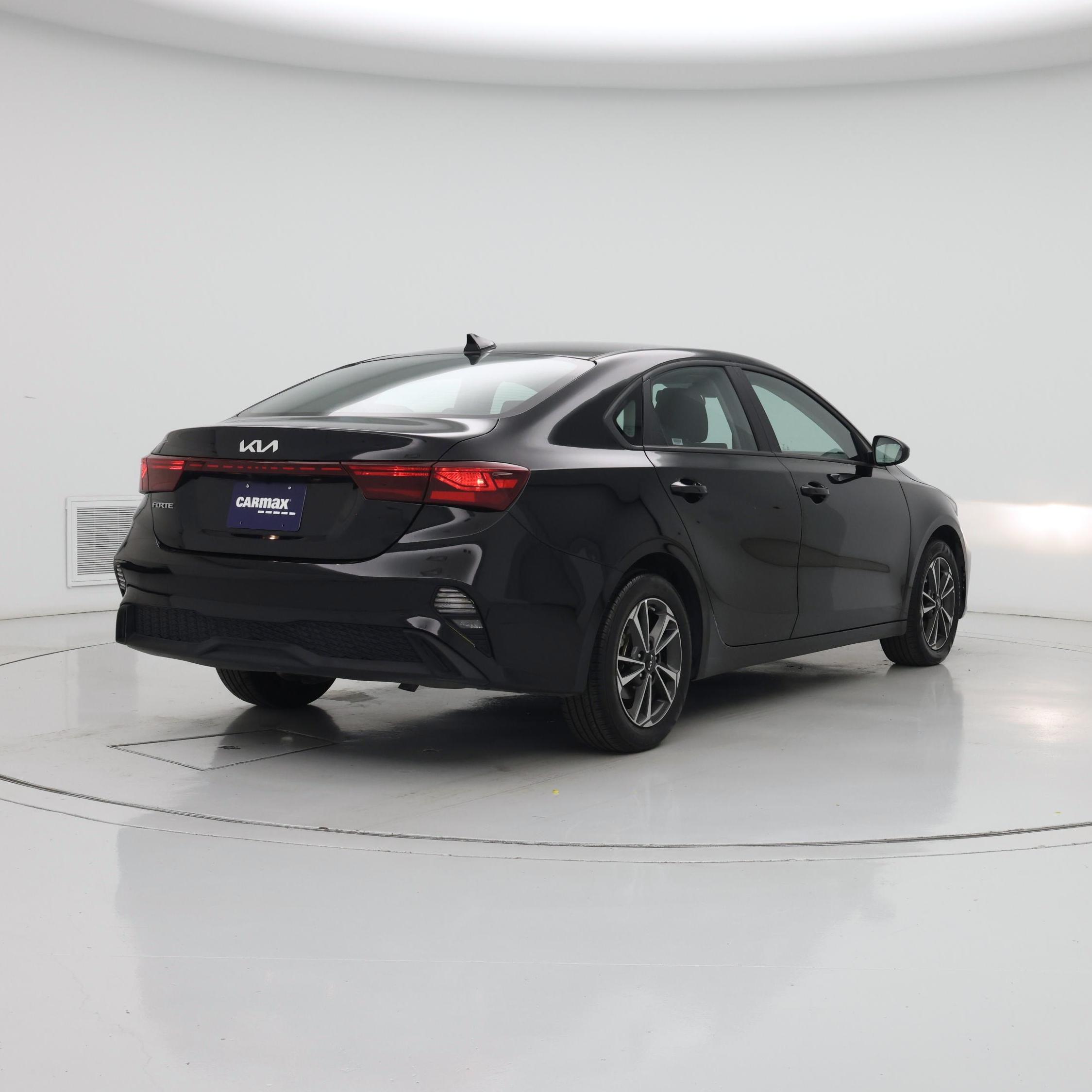 Thumbnail: 2024 Kia Forte - 8