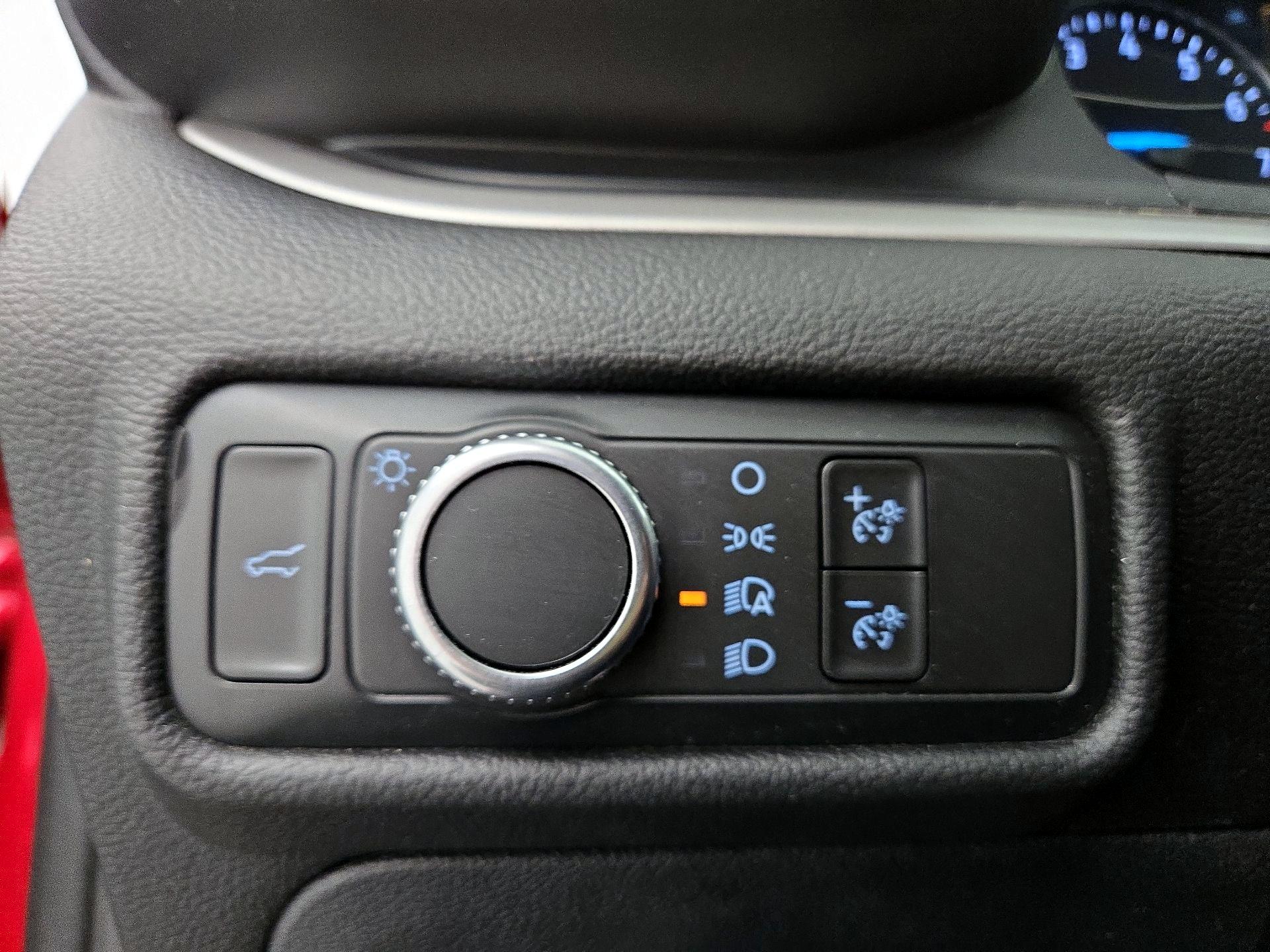 Thumbnail: 2021 Ford Explorer - 13