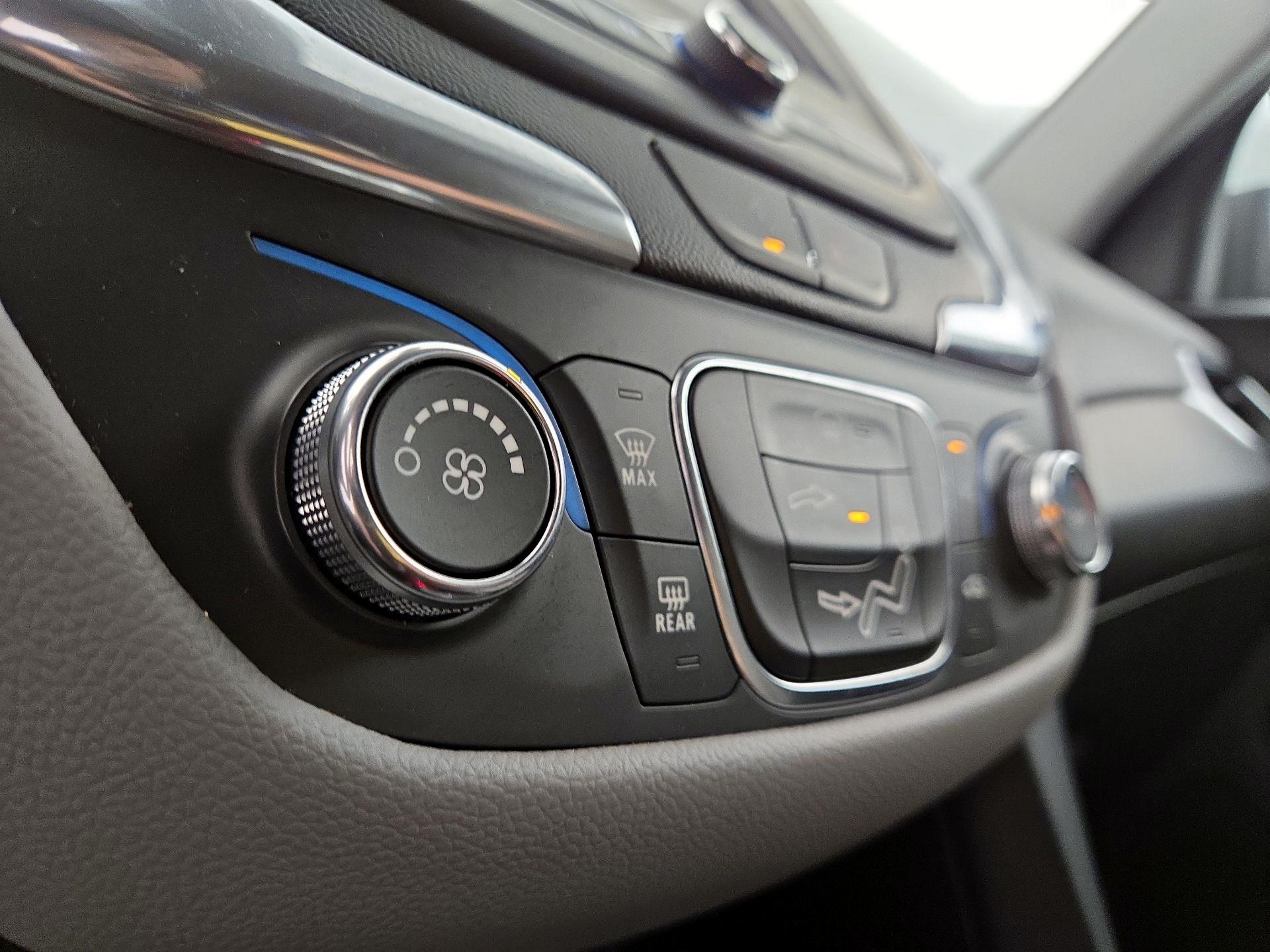 Thumbnail: 2022 Chevrolet Equinox - 16