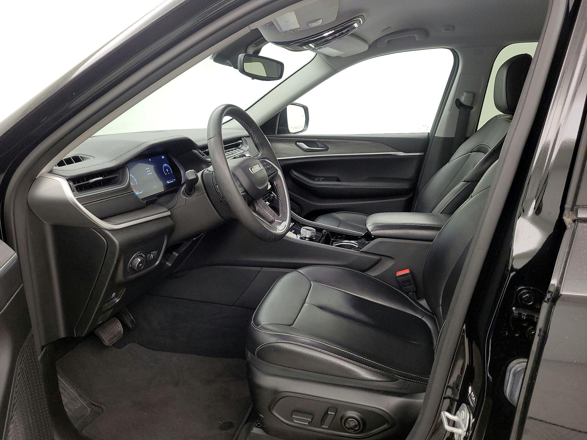 Thumbnail: 2023 Jeep Grand Cherokee - 11