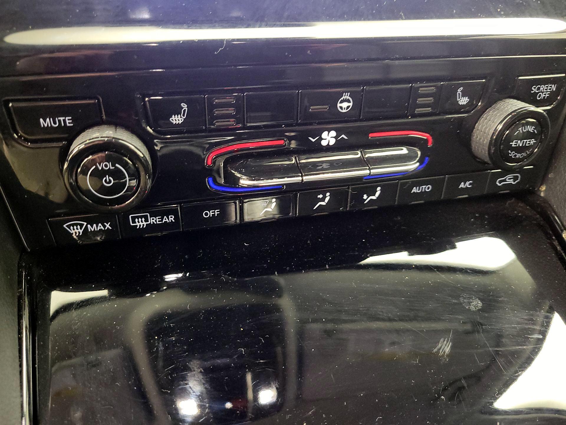 Thumbnail: 2023 Jeep Grand Cherokee - 17