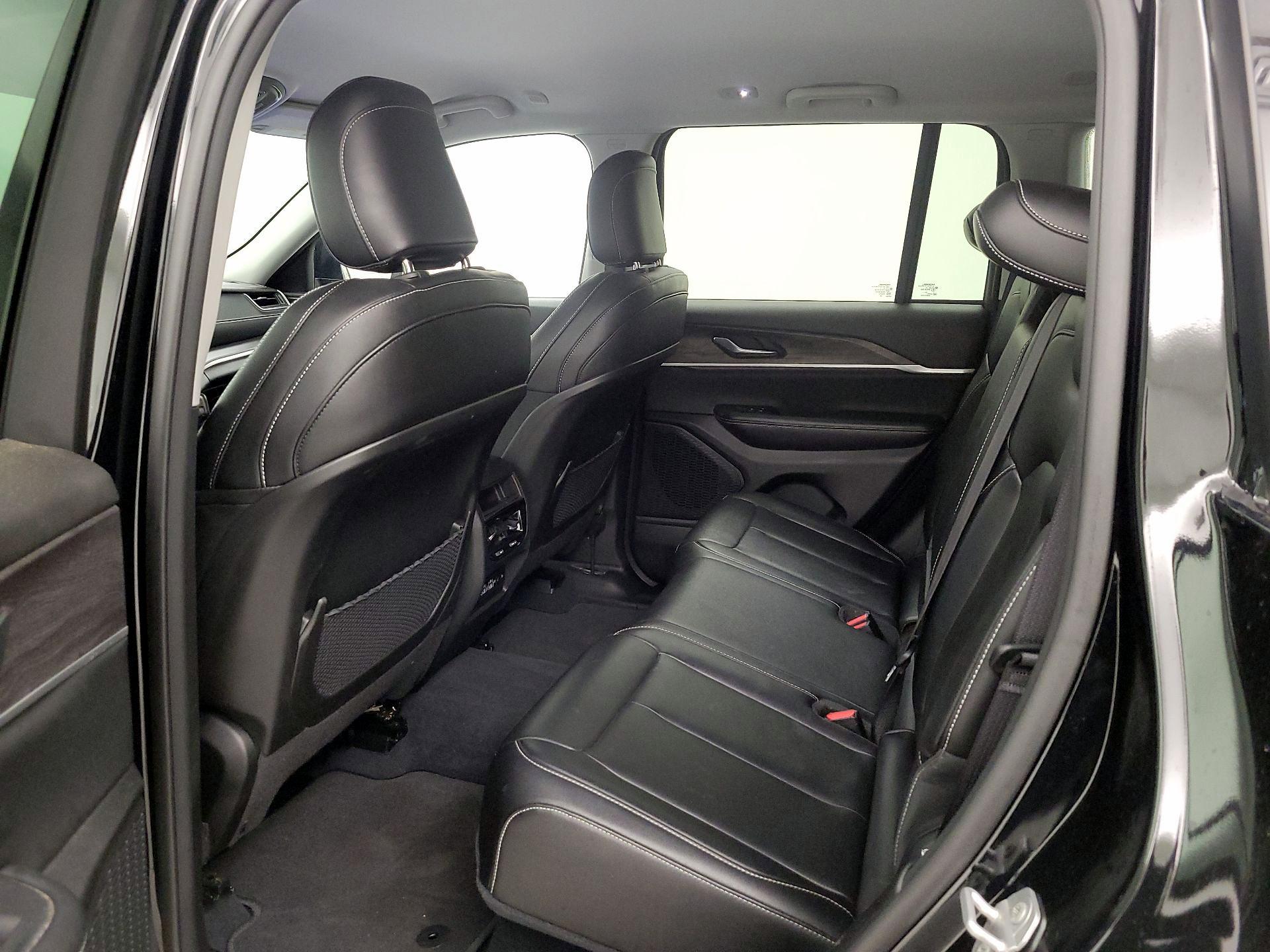 Thumbnail: 2023 Jeep Grand Cherokee - 20