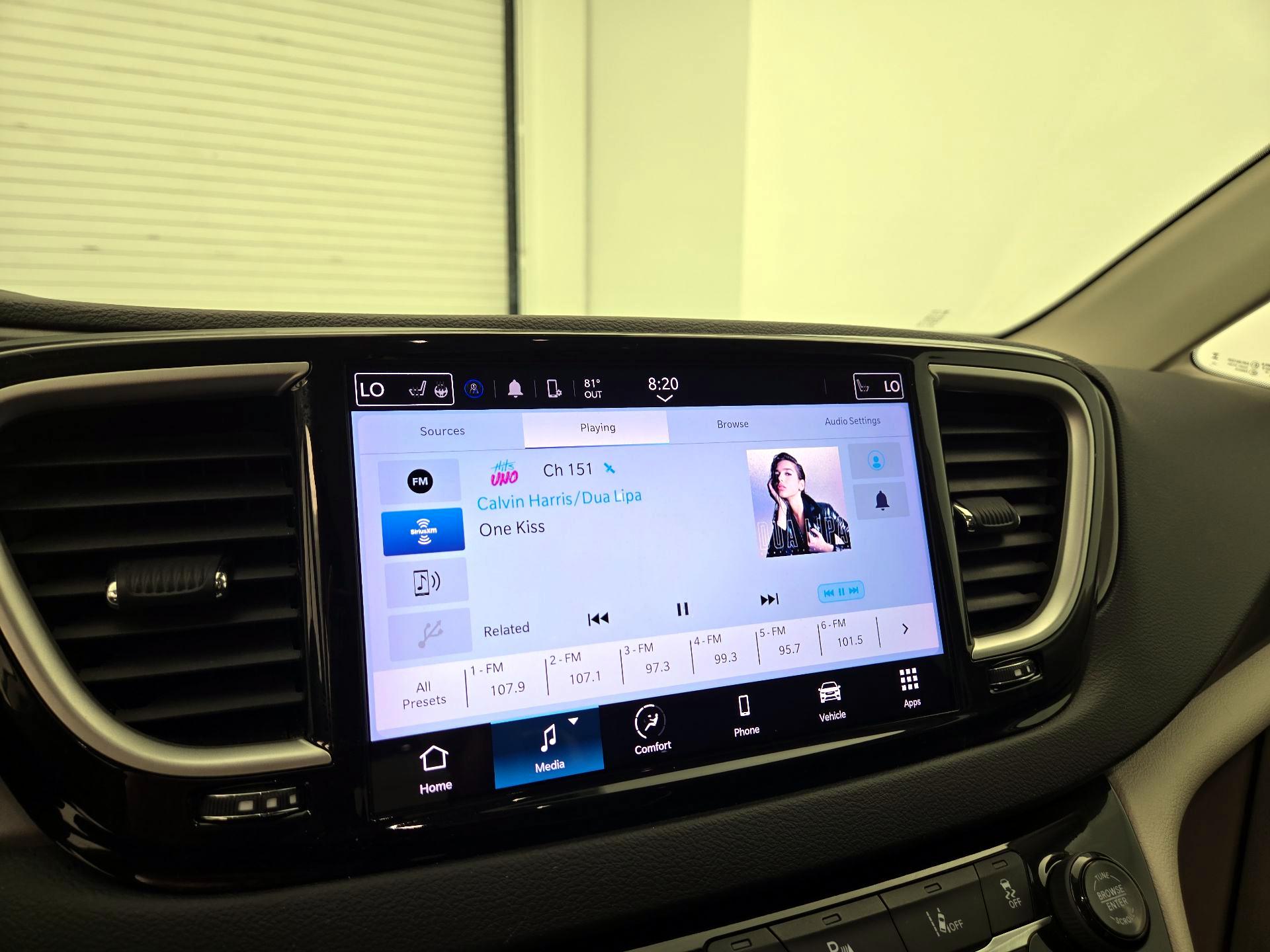 Thumbnail: 2023 Chrysler Pacifica - 15