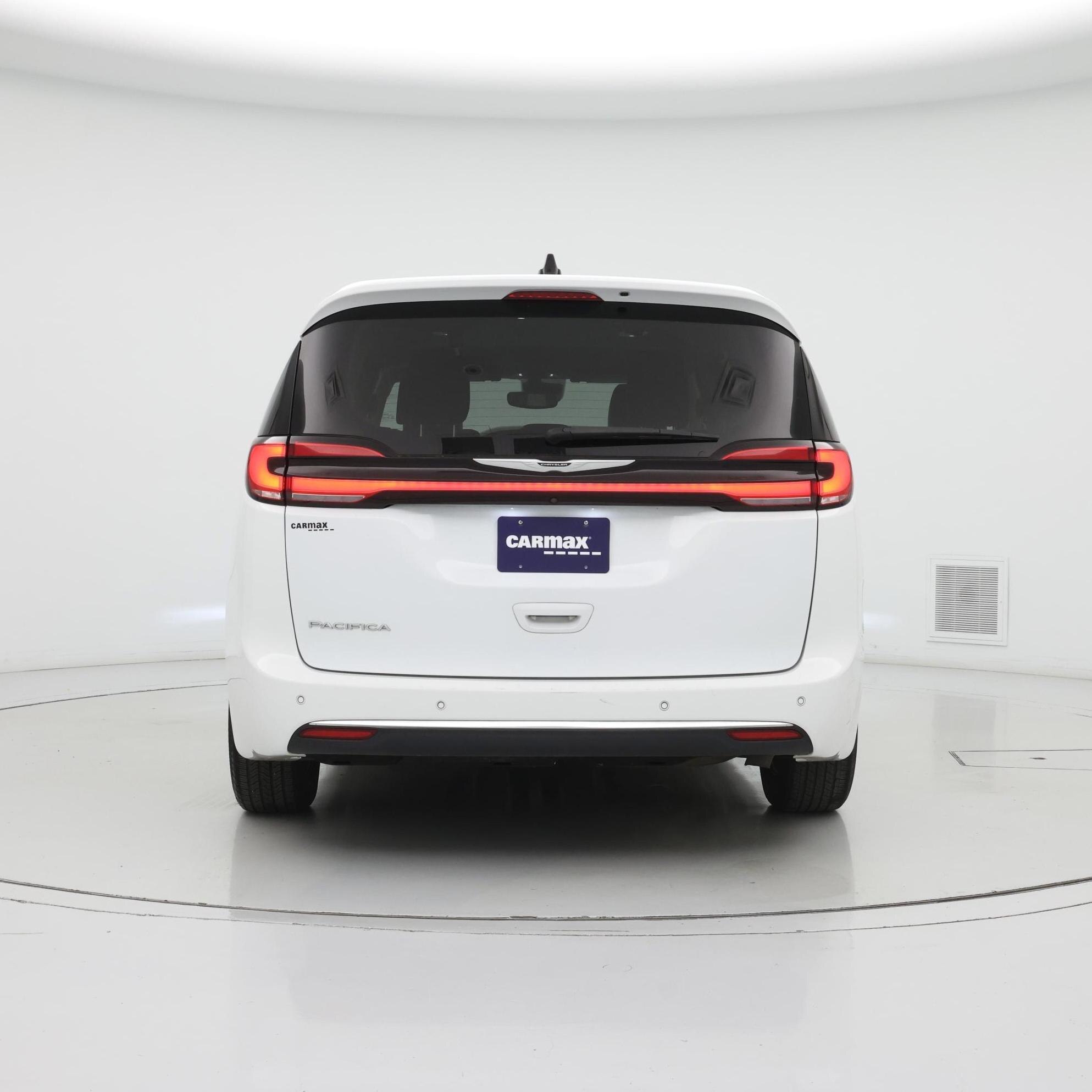 Thumbnail: 2023 Chrysler Pacifica - 6
