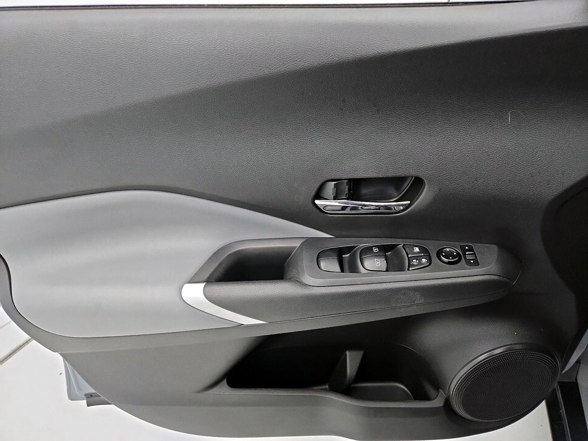 Thumbnail: 2023 Nissan Kicks - 12