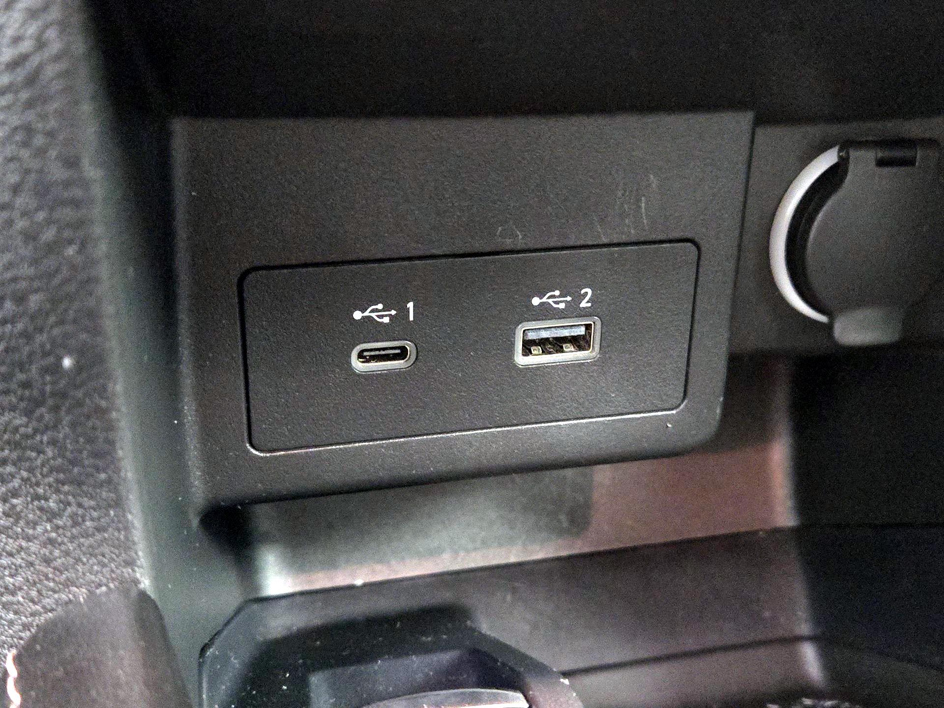 Thumbnail: 2023 Nissan Kicks - 18