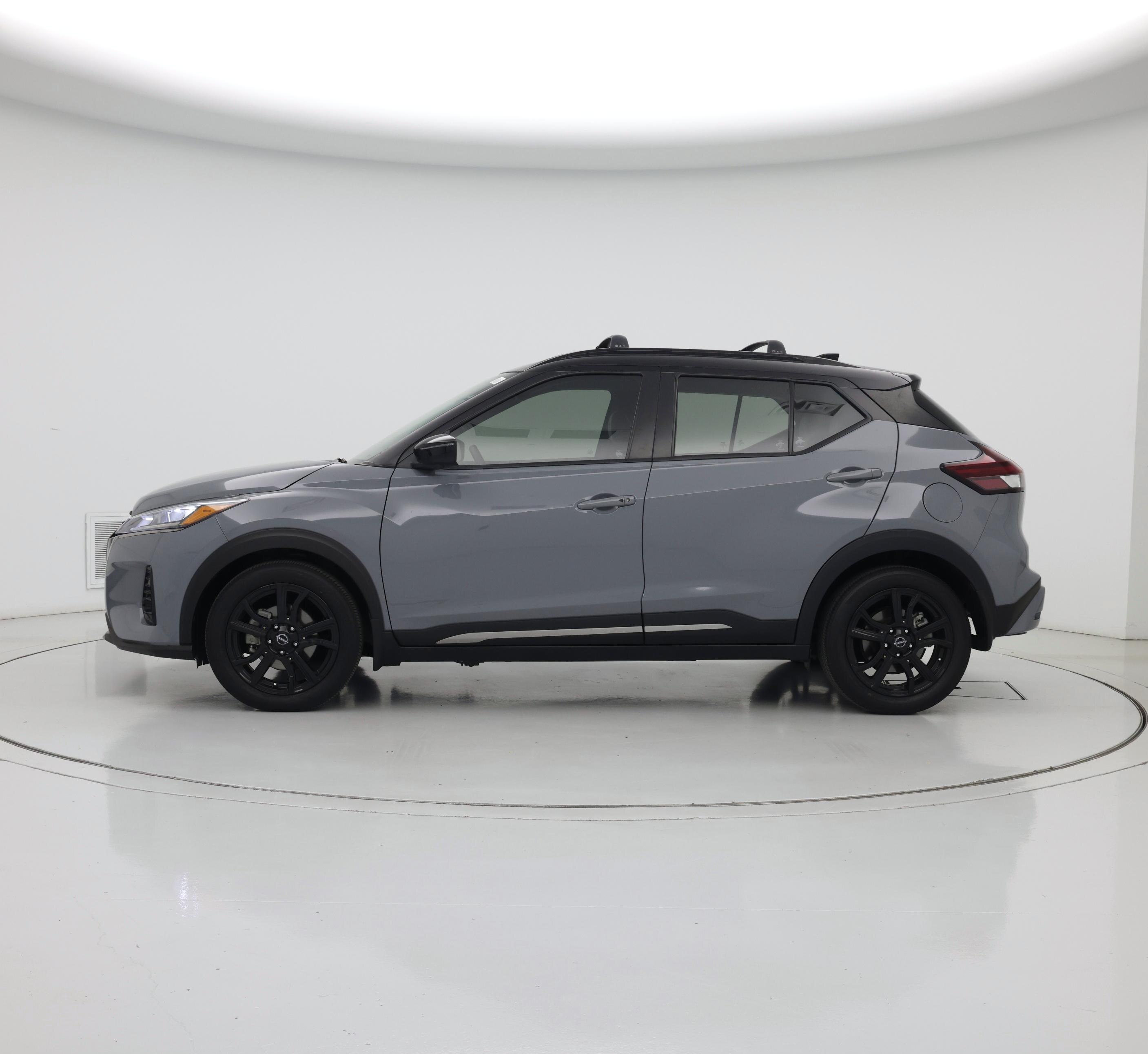 Thumbnail: 2023 Nissan Kicks - 3