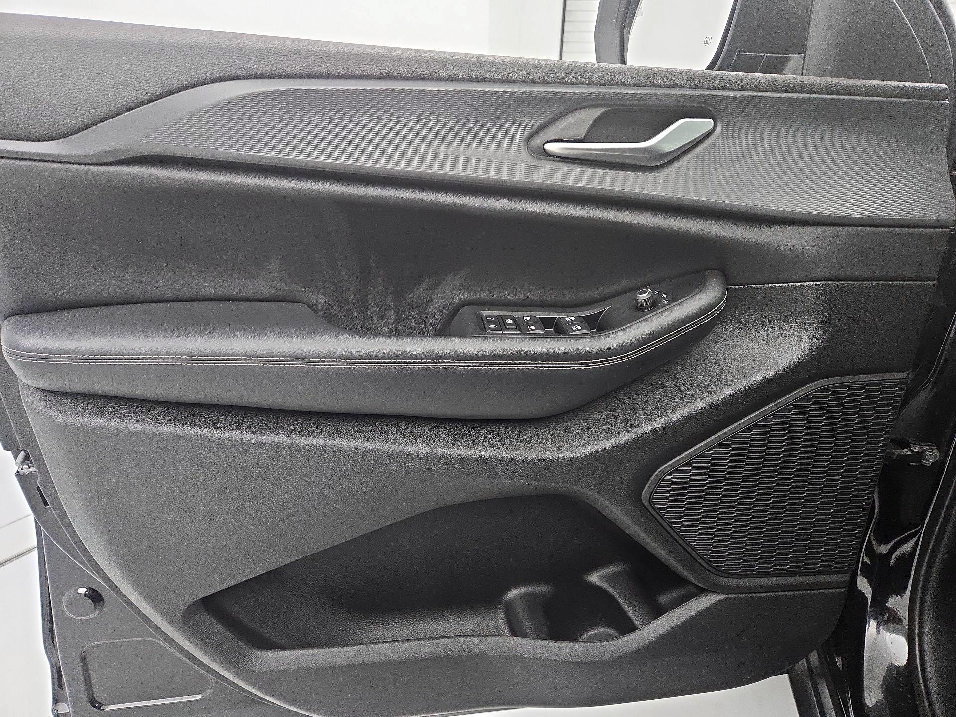 Thumbnail: 2023 Jeep Grand Cherokee - 12