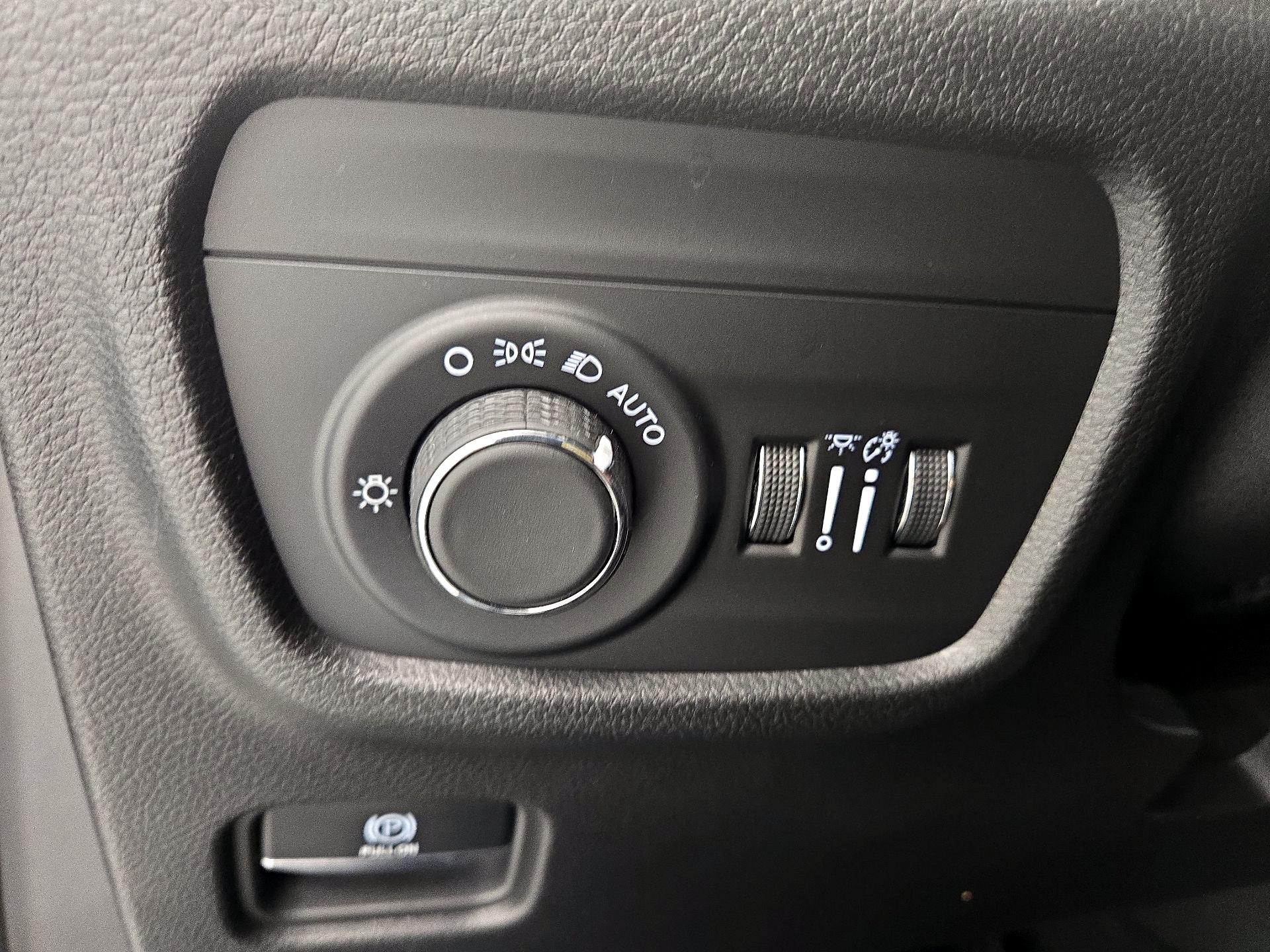 Thumbnail: 2023 Jeep Grand Cherokee - 13