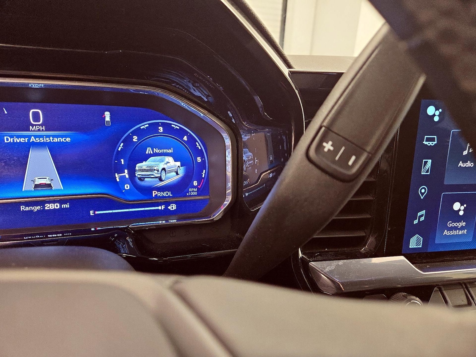 2023 Chevrolet Silverado 1500 LT - Photo 18