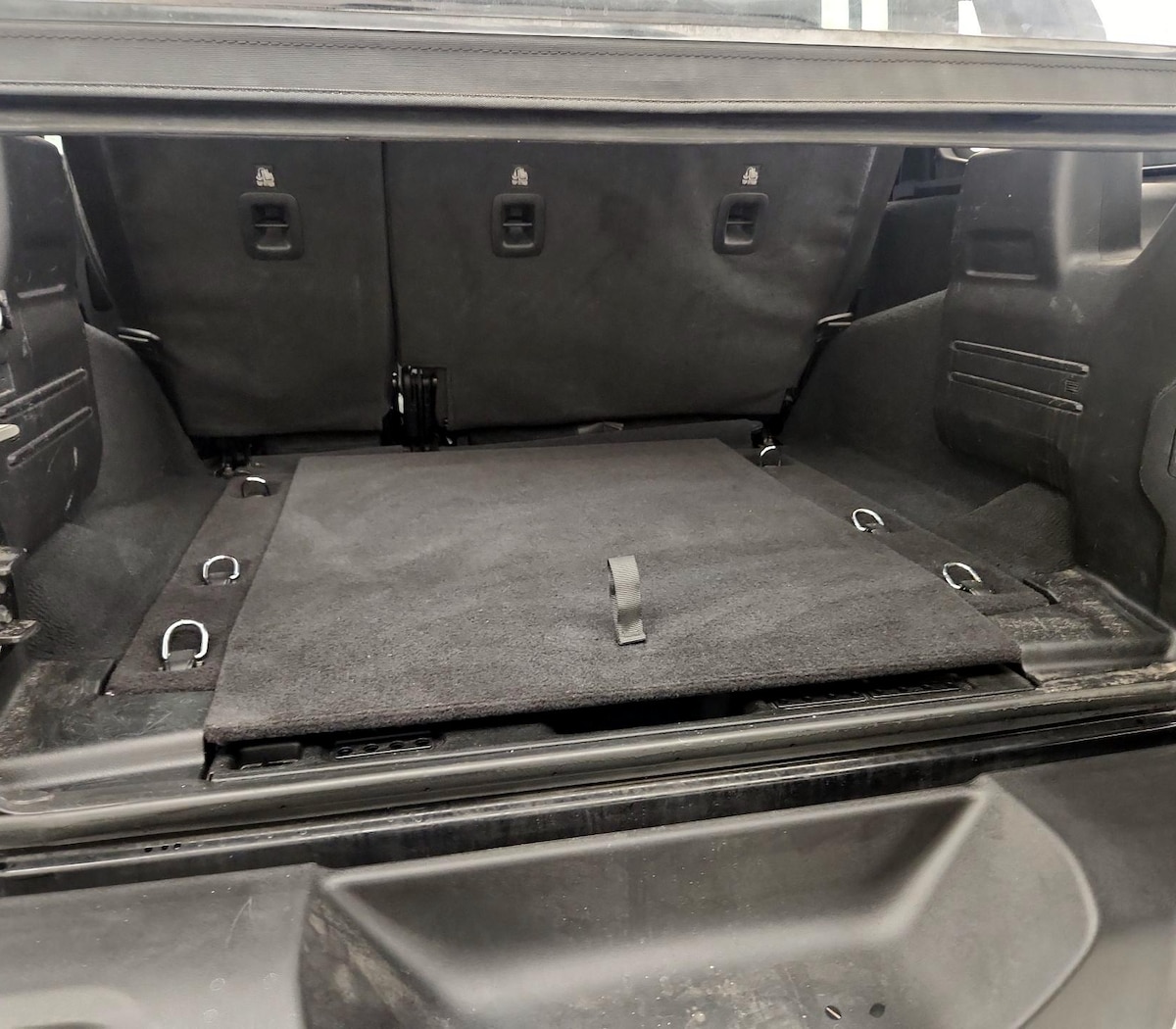 Trunk/Cargo (Seats Up)
