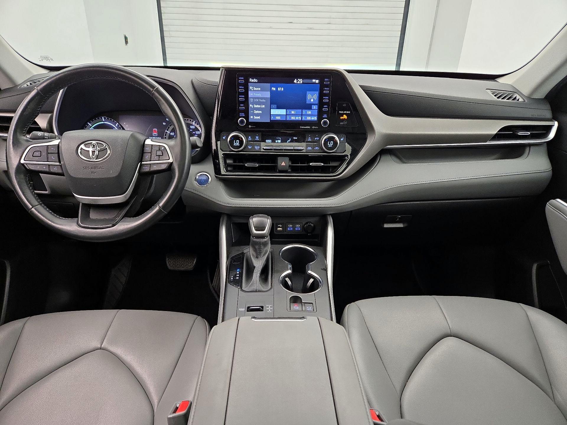 Thumbnail: 2022 Toyota Highlander - 9