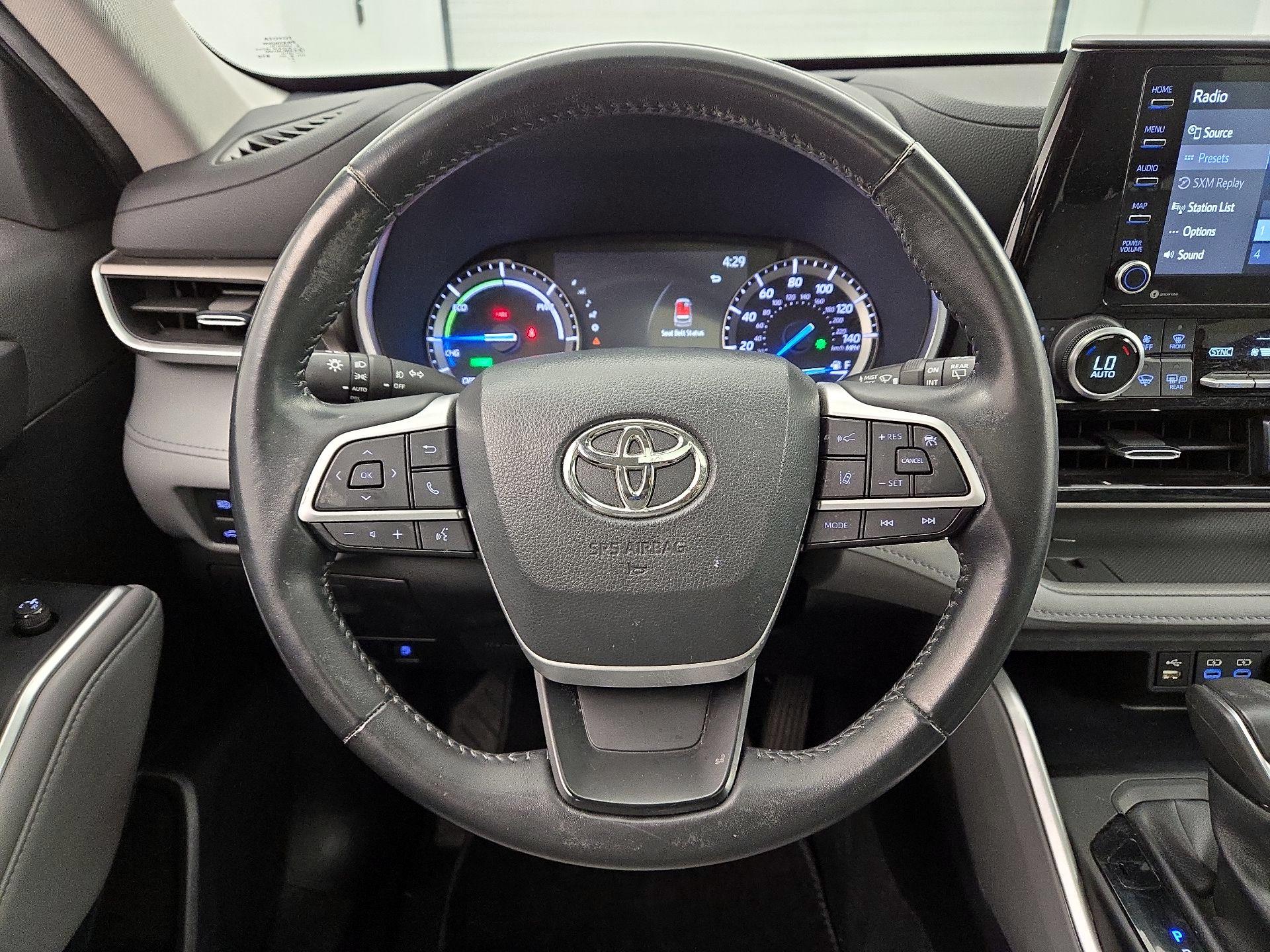 Thumbnail: 2022 Toyota Highlander - 10