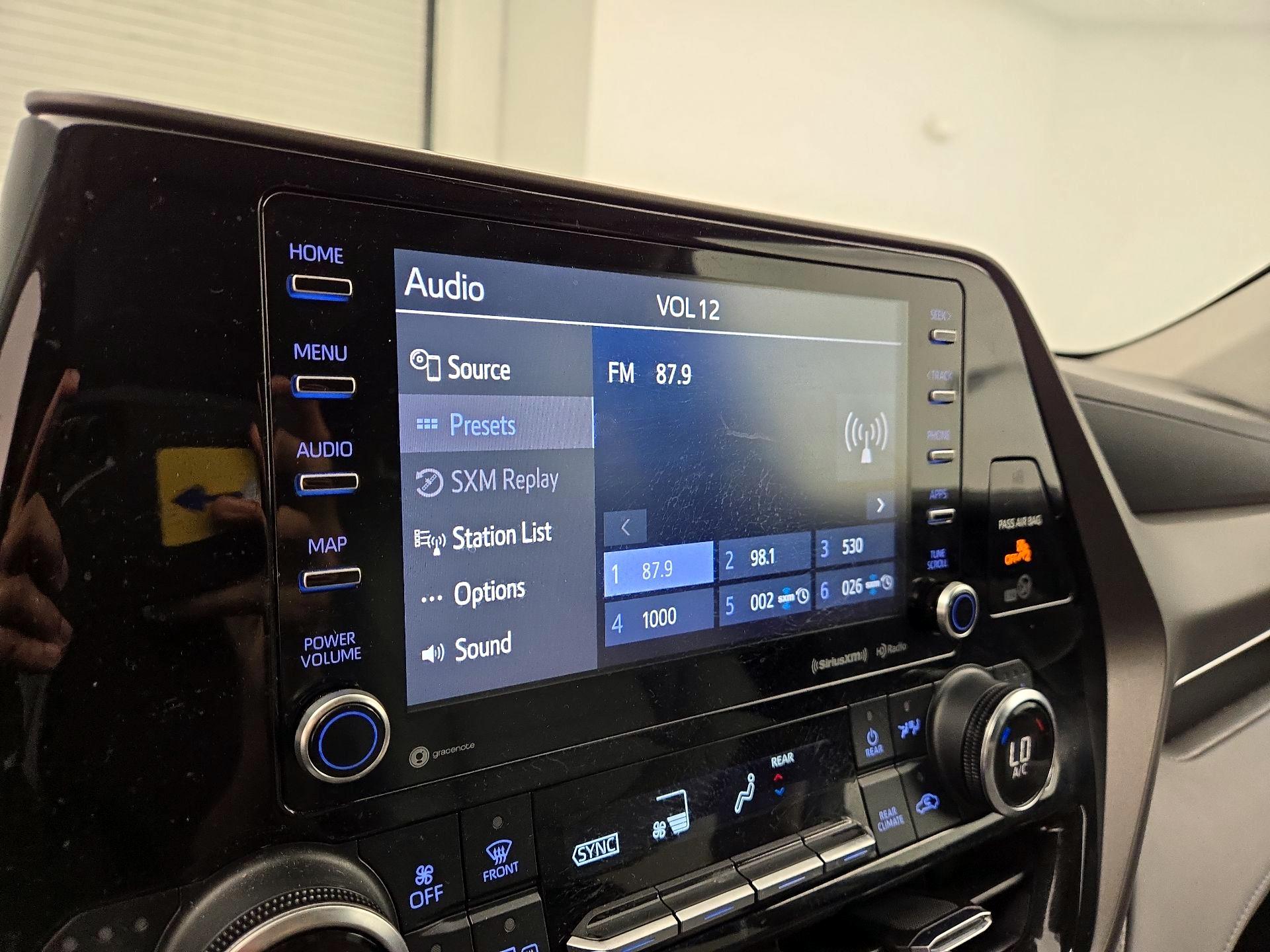 Thumbnail: 2022 Toyota Highlander - 15