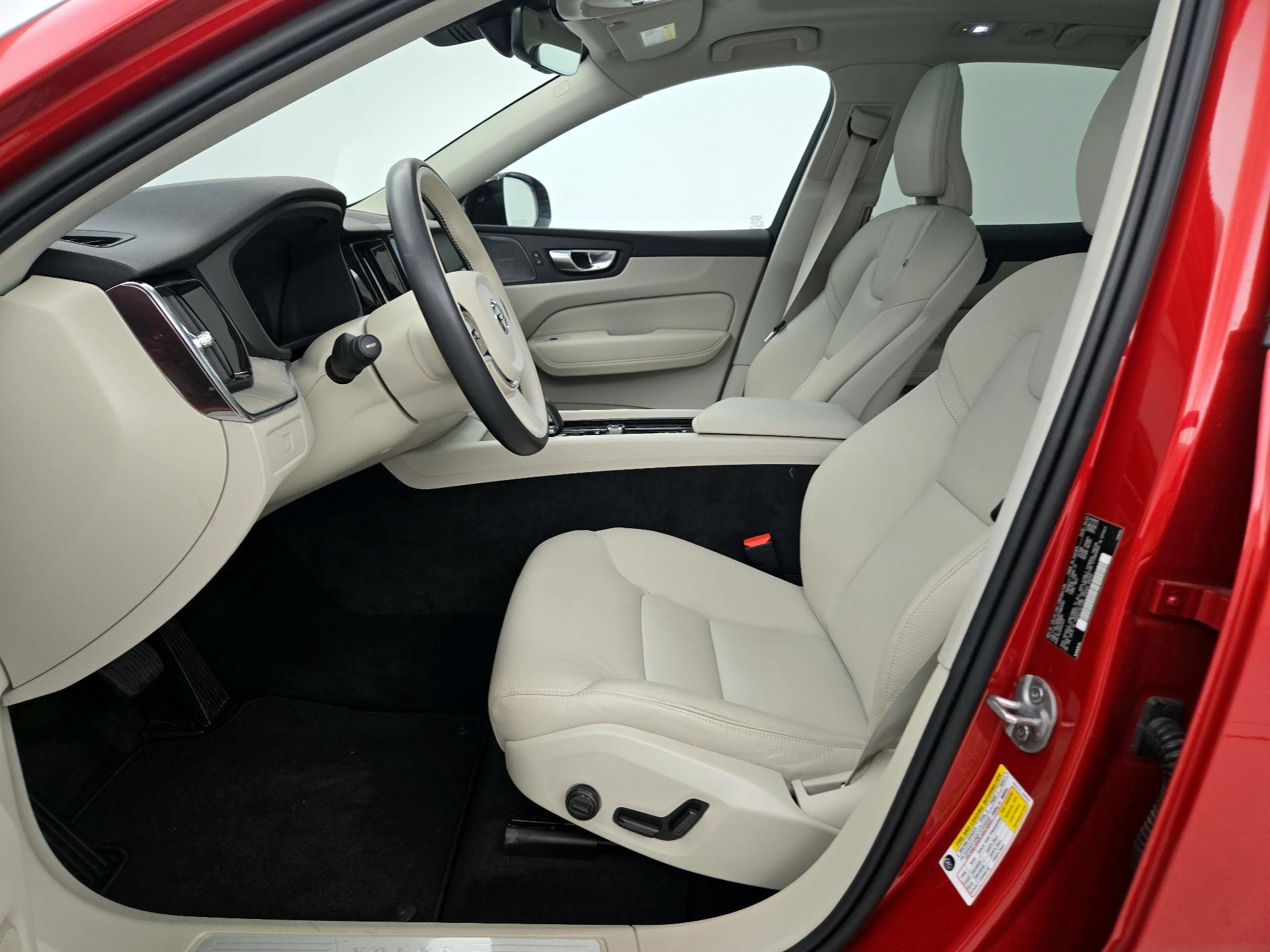 Thumbnail: 2023 Volvo XC60 - 11