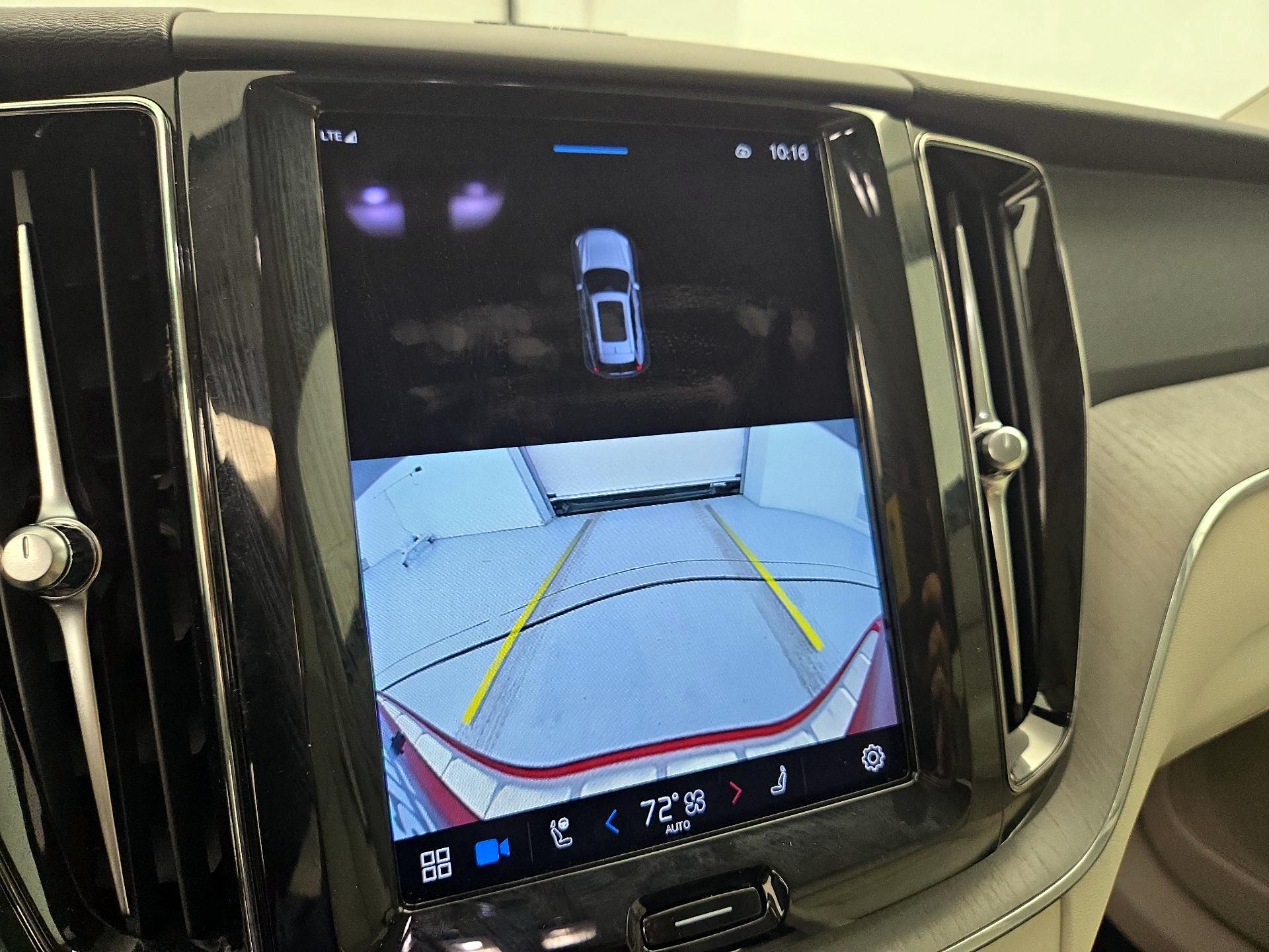 Thumbnail: 2023 Volvo XC60 - 14