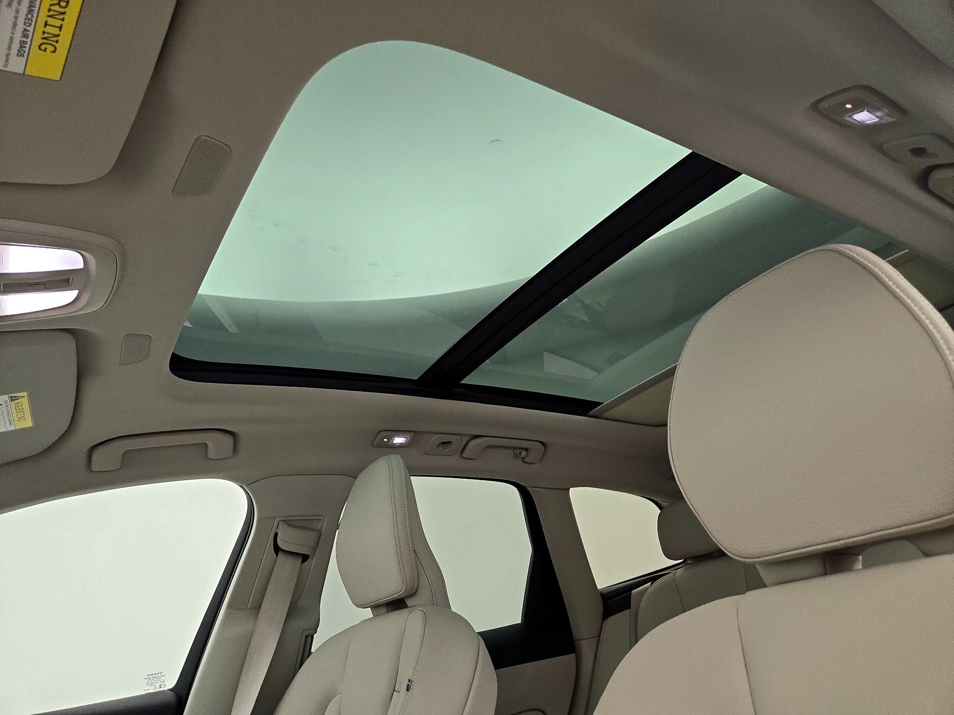 Thumbnail: 2023 Volvo XC60 - 19