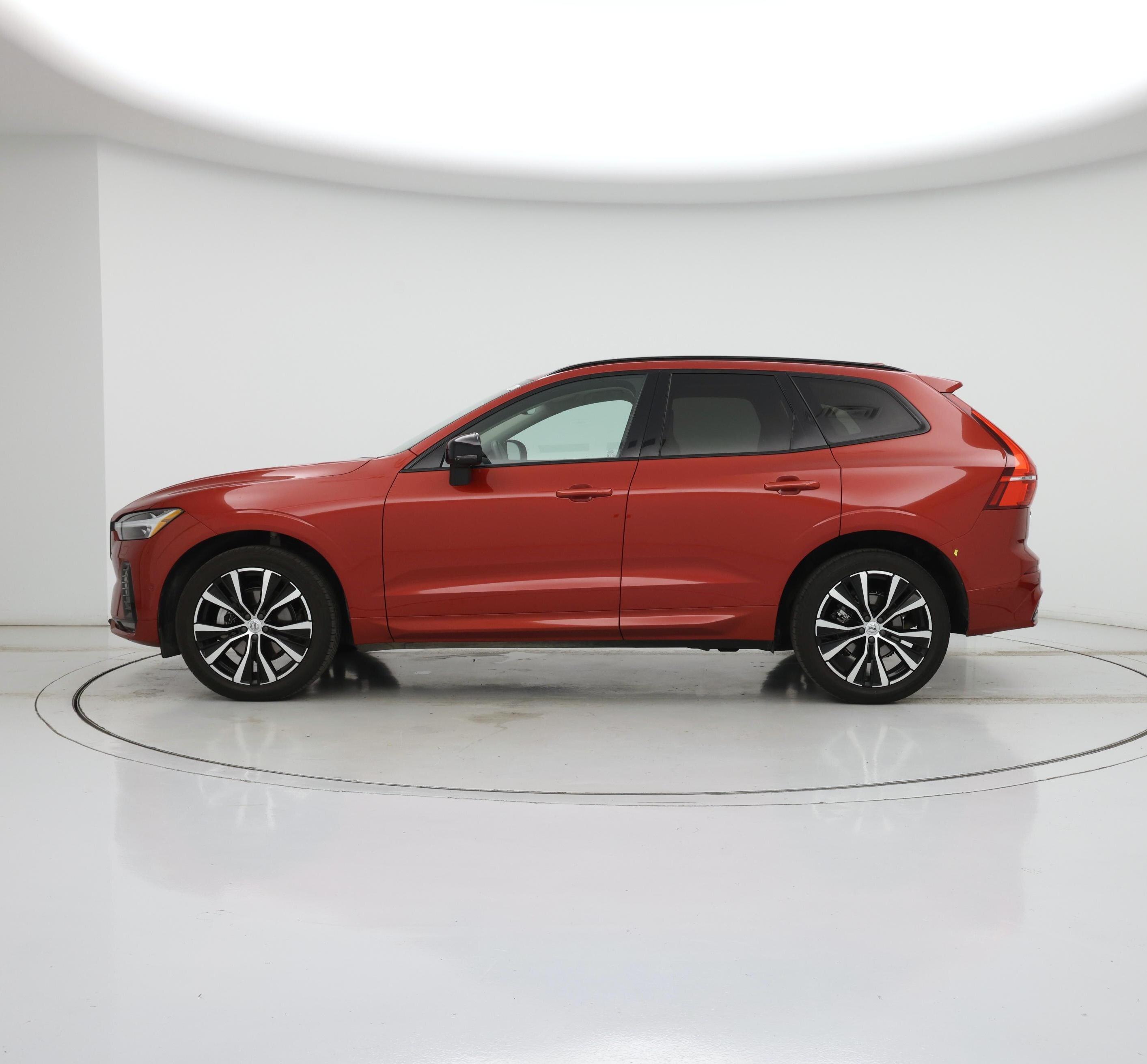 Thumbnail: 2023 Volvo XC60 - 3