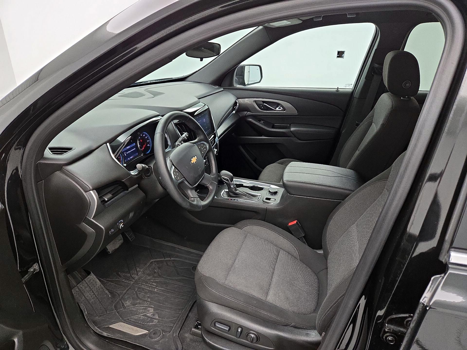 Thumbnail: 2023 Chevrolet Traverse - 11