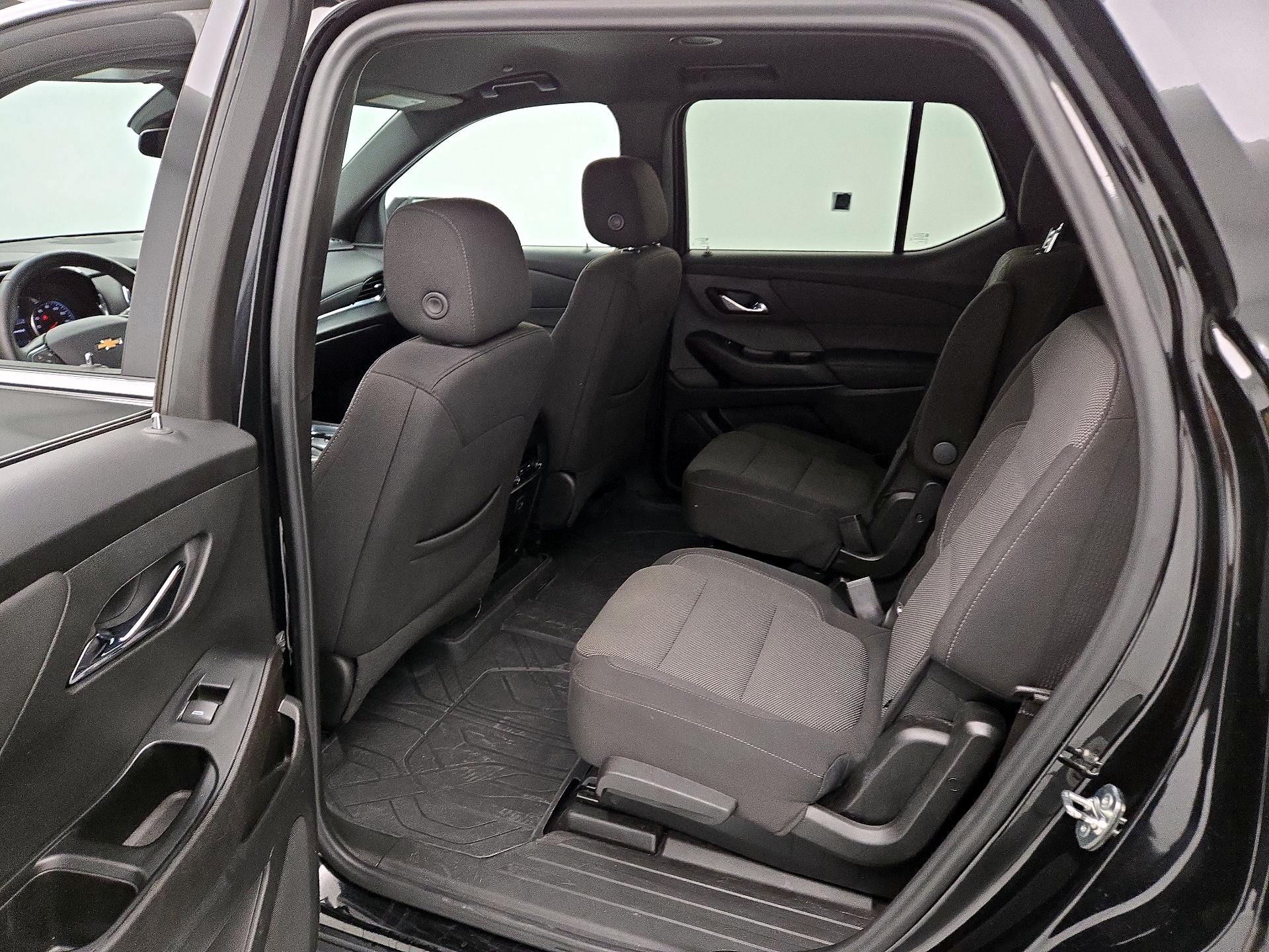 Thumbnail: 2023 Chevrolet Traverse - 19