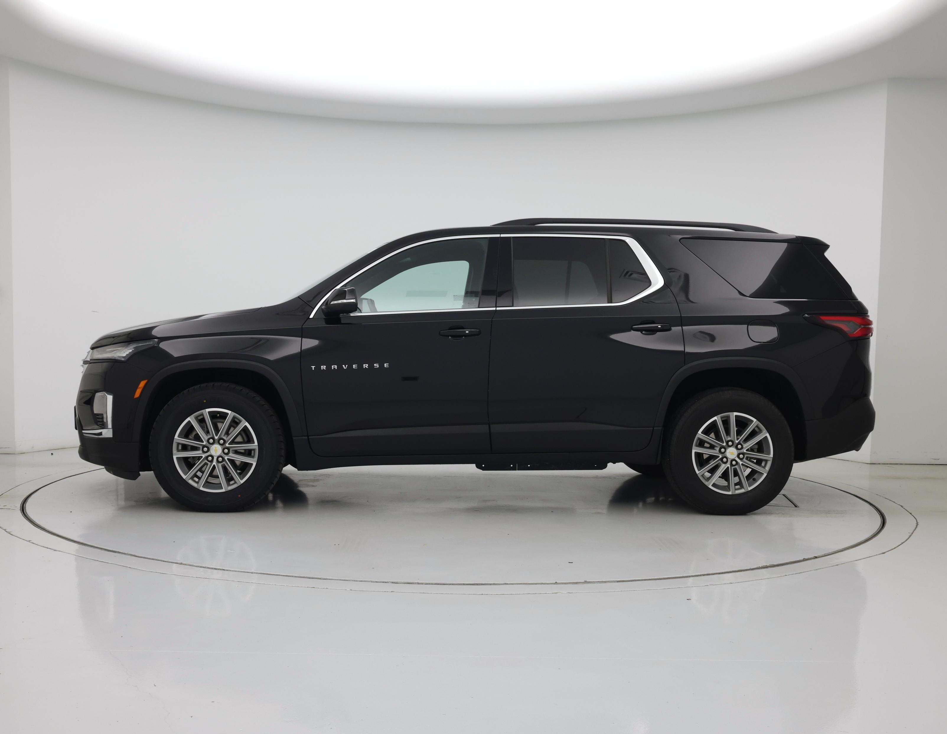 Thumbnail: 2023 Chevrolet Traverse - 3