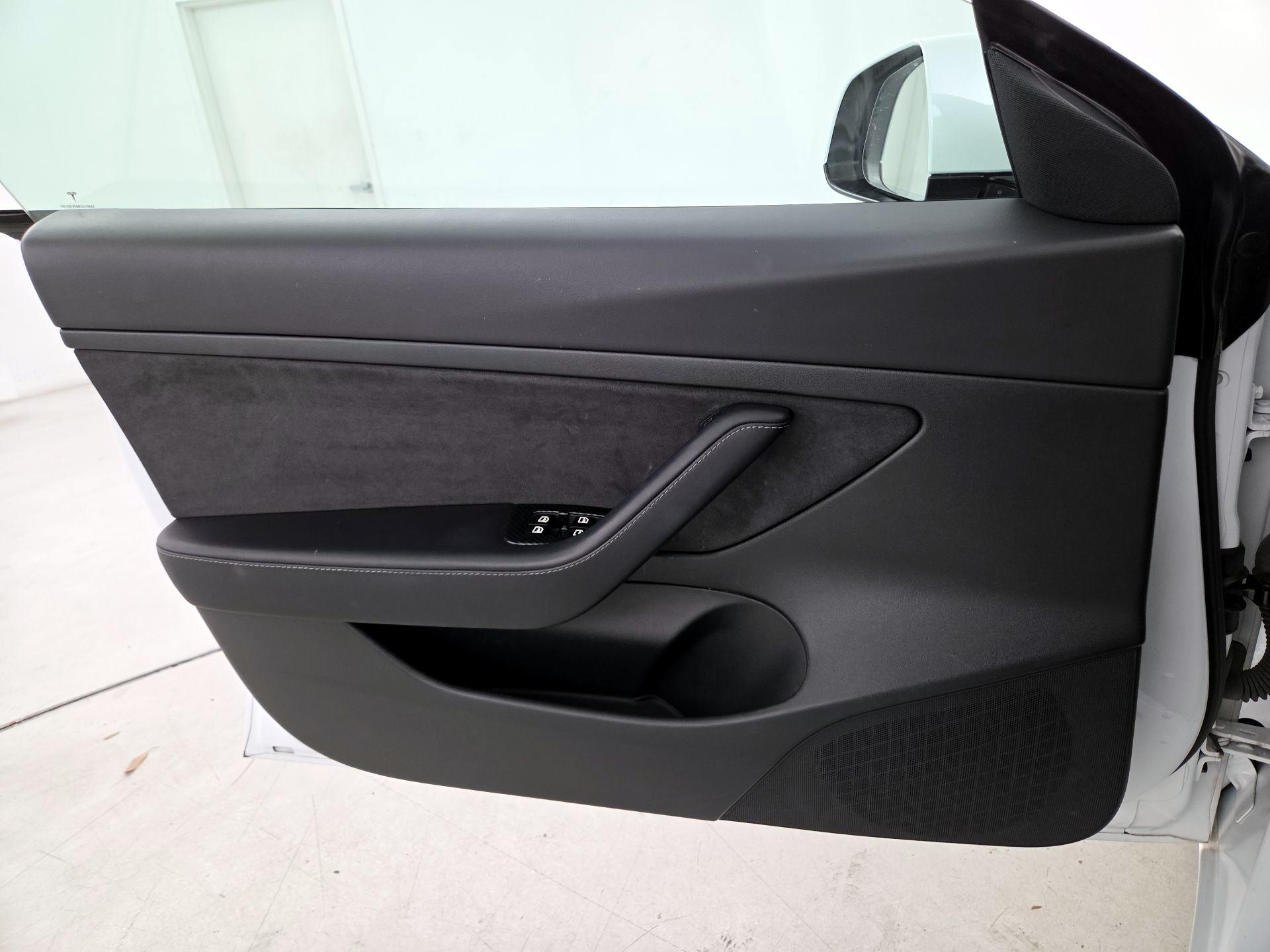 Thumbnail: 2021 Tesla Model 3 - 12