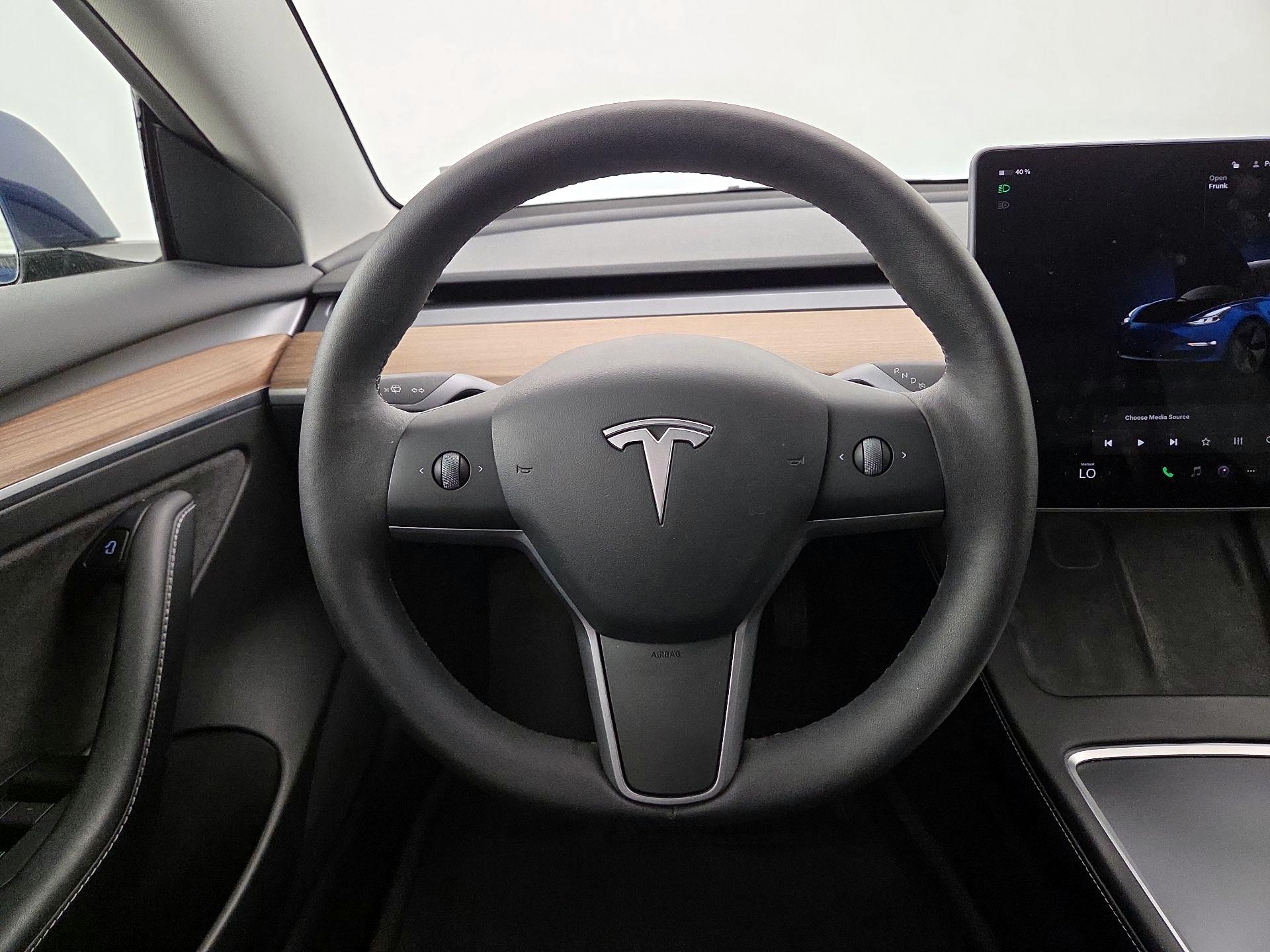 Thumbnail: 2022 Tesla Model 3 - 10