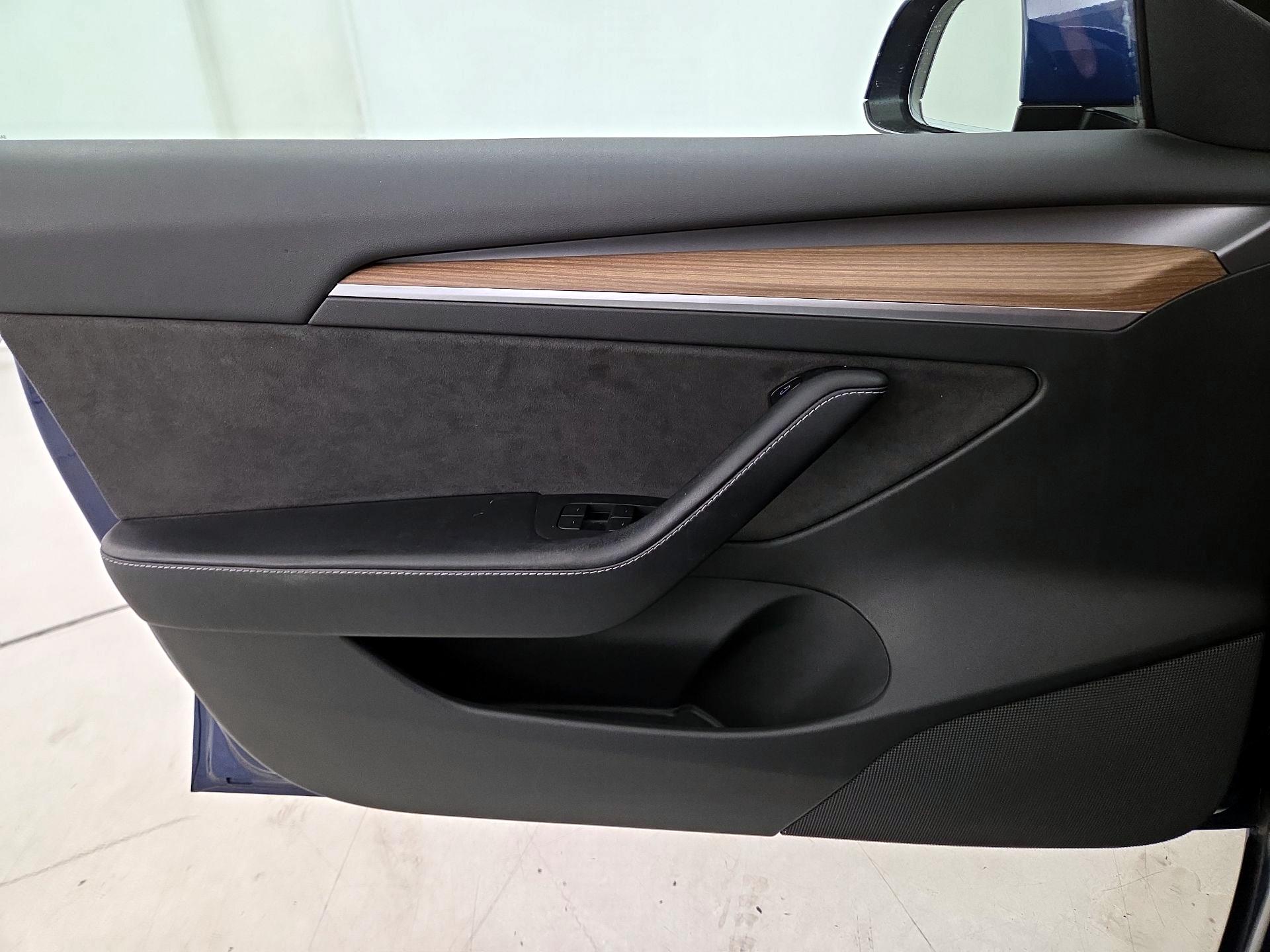 Thumbnail: 2022 Tesla Model 3 - 12