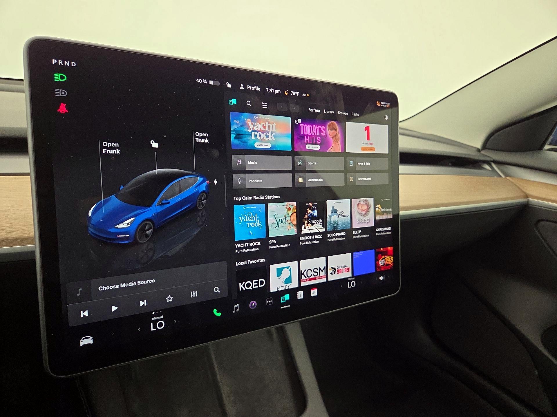 Thumbnail: 2022 Tesla Model 3 - 15