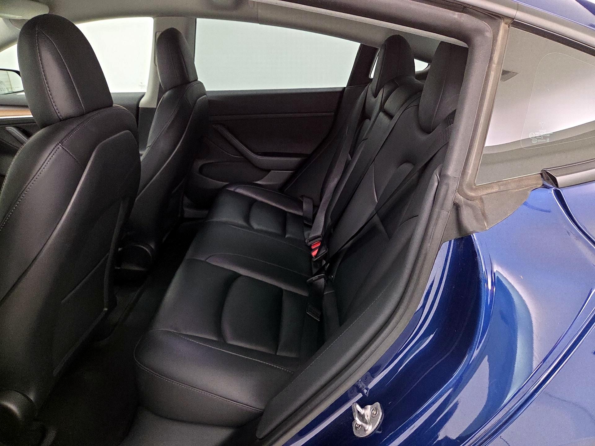 Thumbnail: 2022 Tesla Model 3 - 19