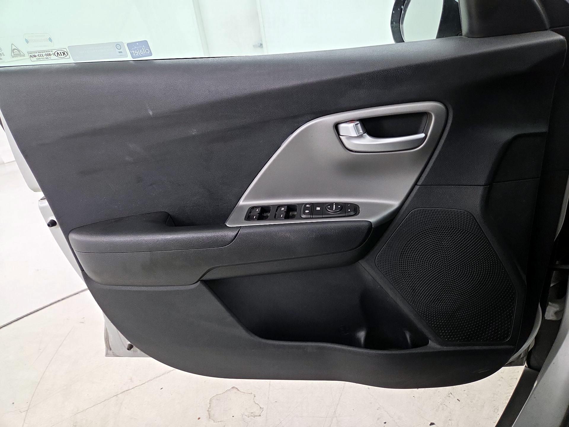 Thumbnail: 2019 Kia Niro - 12