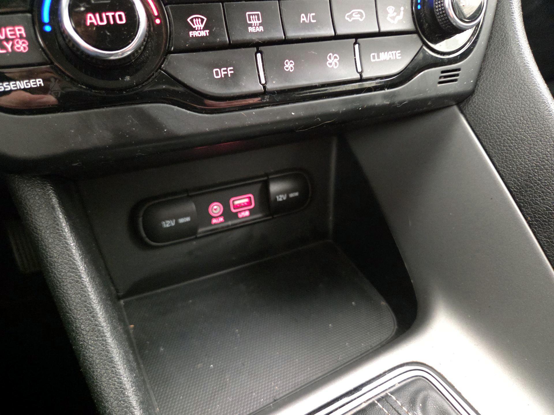 Thumbnail: 2019 Kia Niro - 18