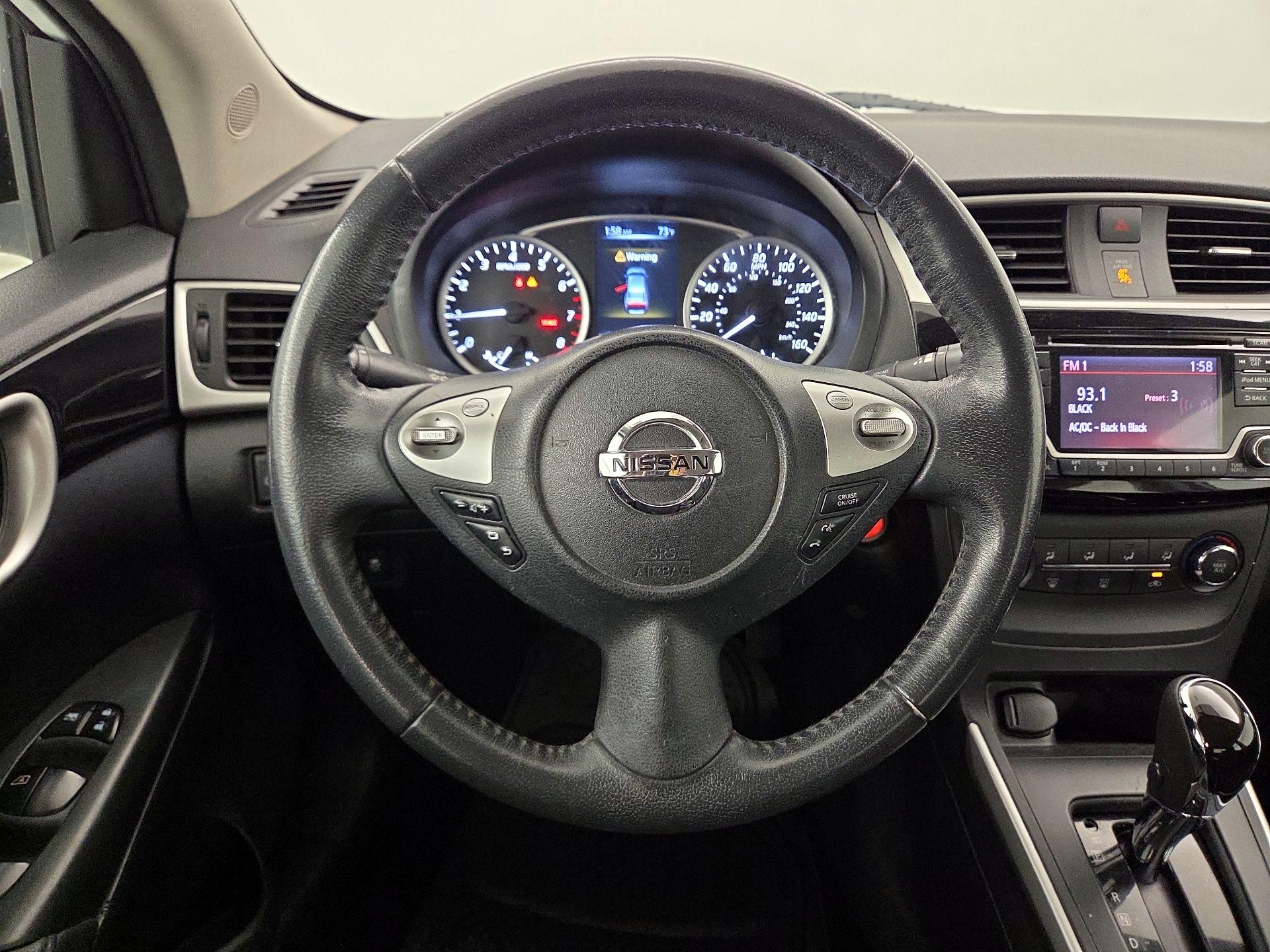 Thumbnail: 2017 Nissan Sentra - 10