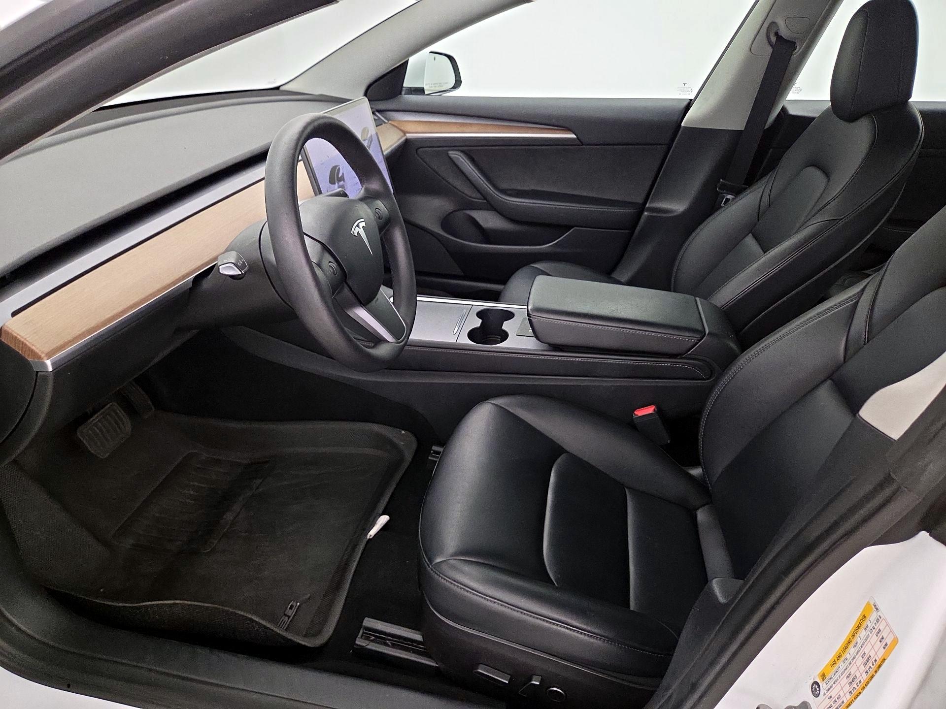 Thumbnail: 2022 Tesla Model 3 - 11