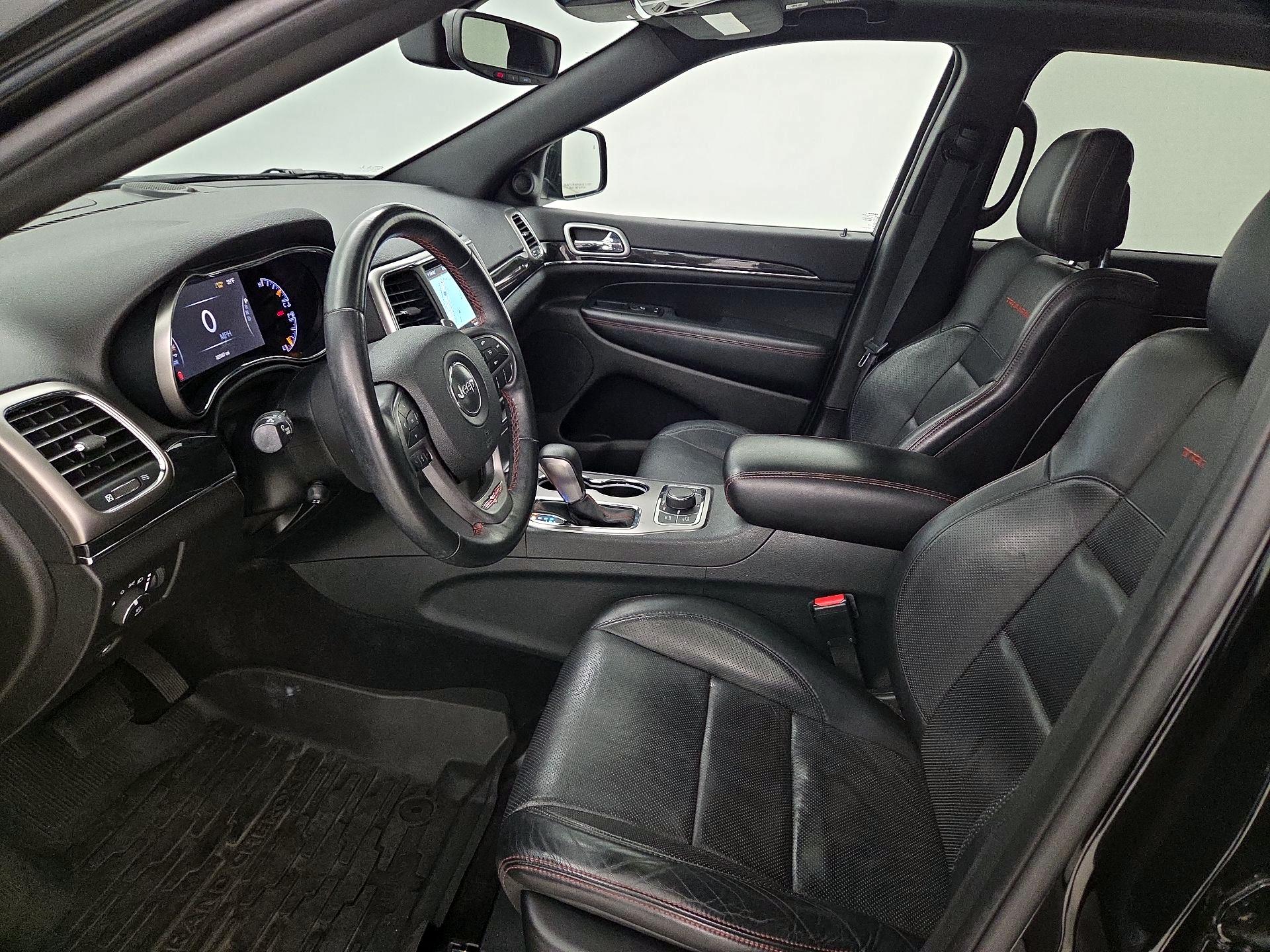 Thumbnail: 2018 Jeep Grand Cherokee - 11