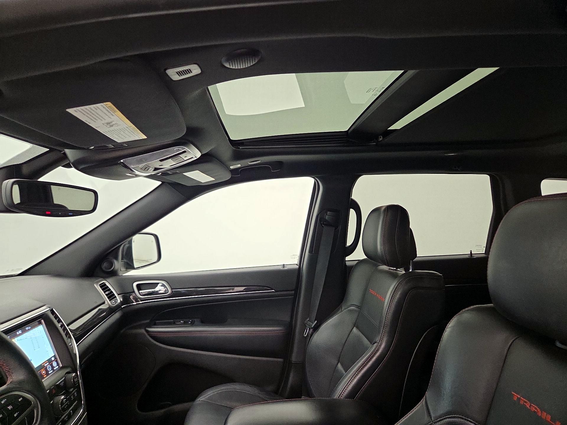 Thumbnail: 2018 Jeep Grand Cherokee - 20