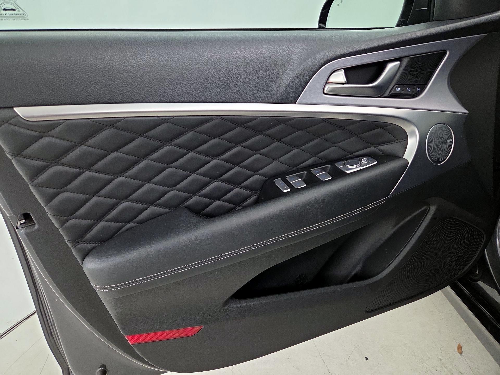 Thumbnail: 2020 Genesis G70 - 12