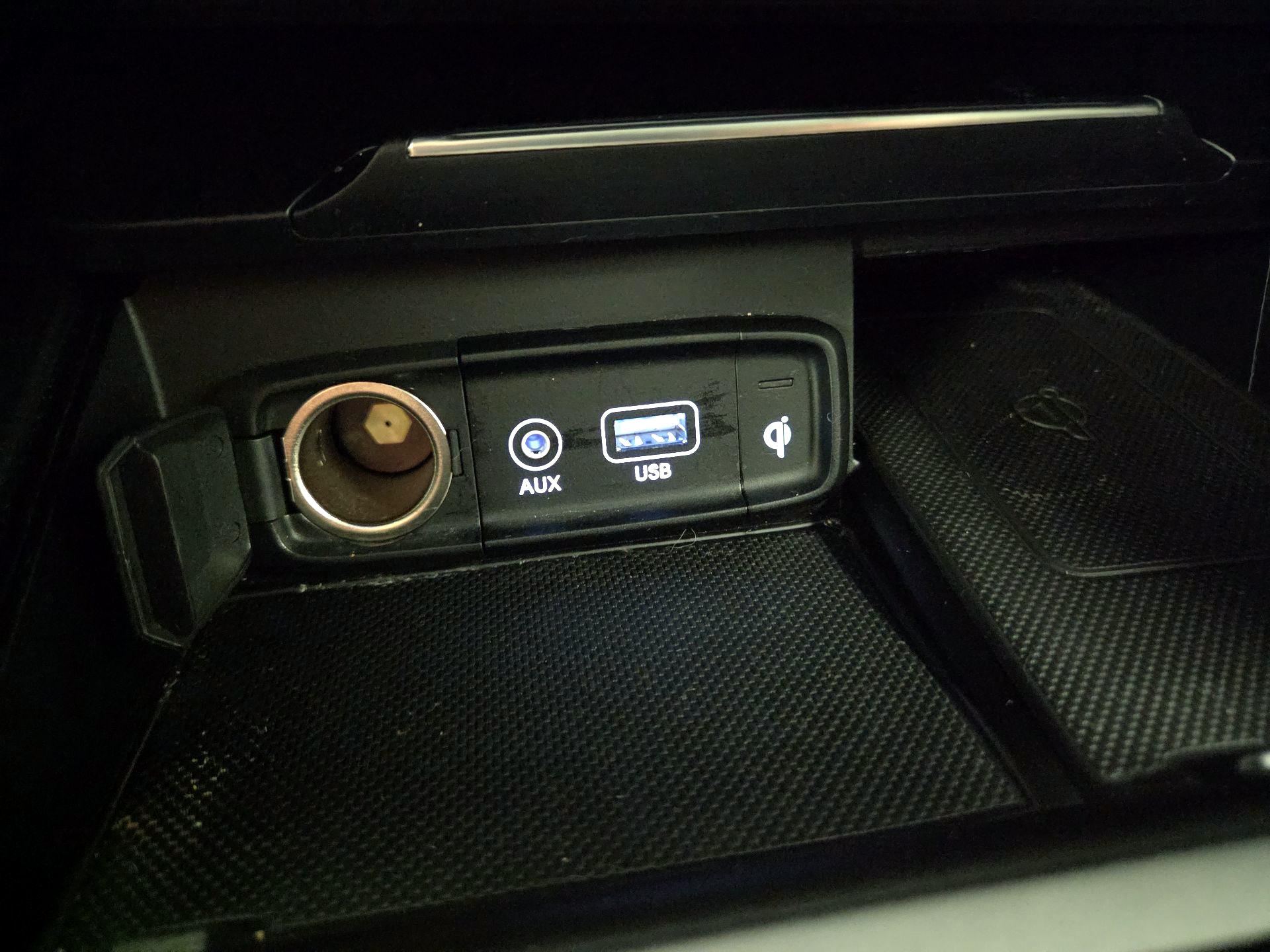 Thumbnail: 2020 Genesis G70 - 18