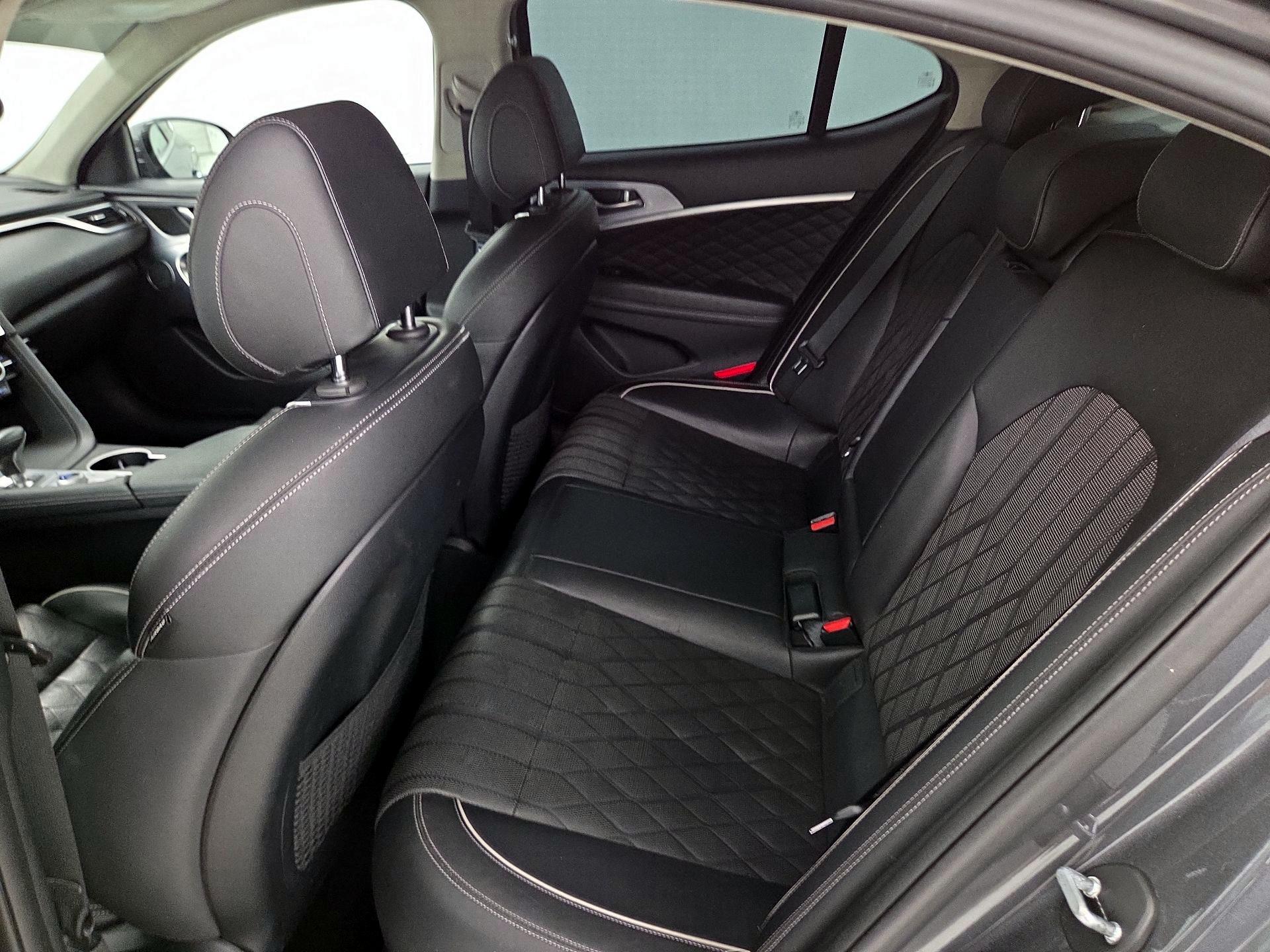 Thumbnail: 2020 Genesis G70 - 20