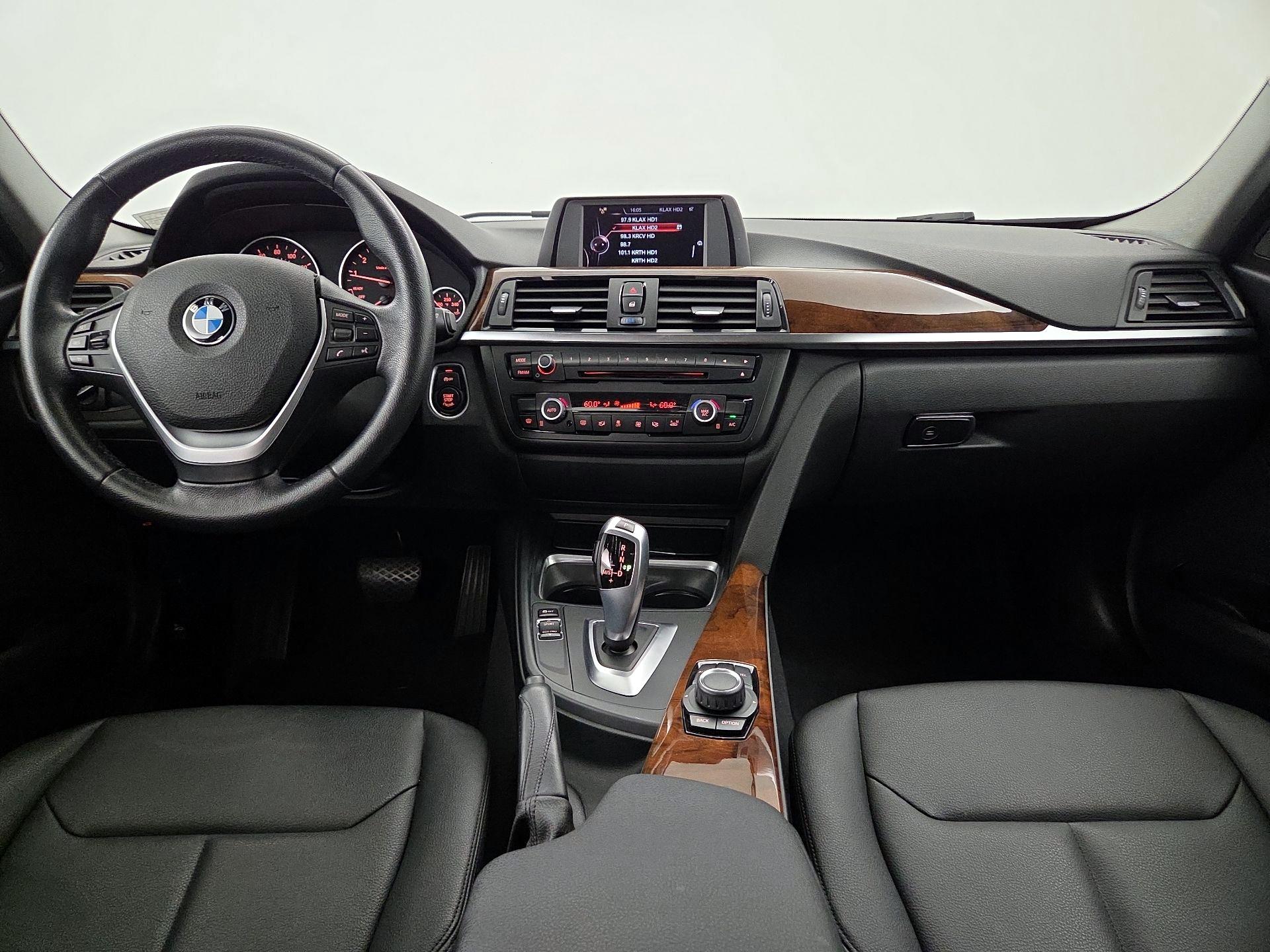 Thumbnail: 2015 BMW 3 Series - 9