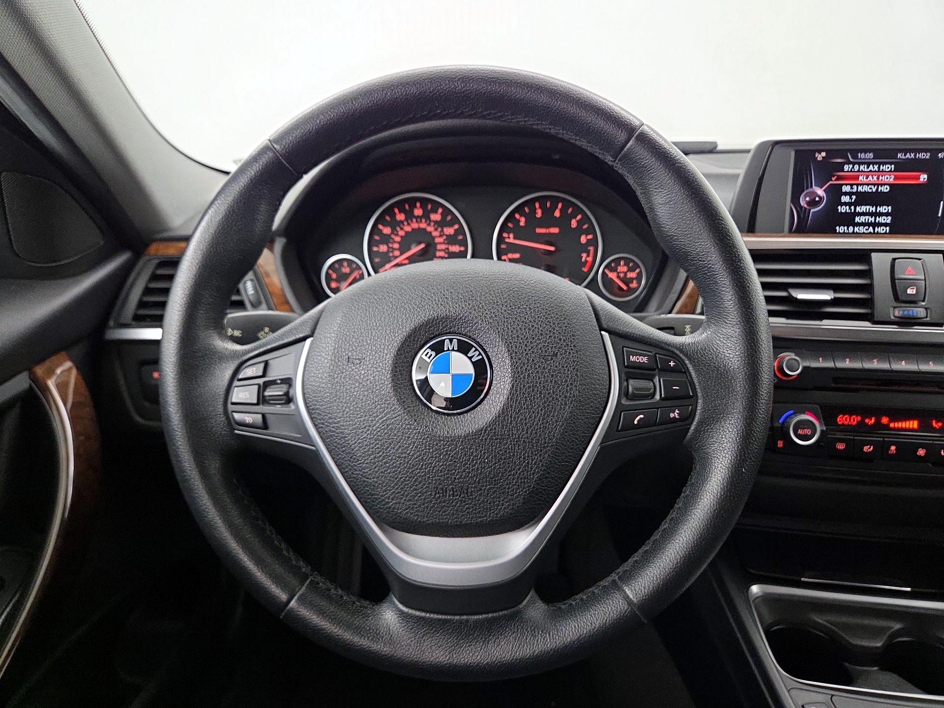 Thumbnail: 2015 BMW 3 Series - 10