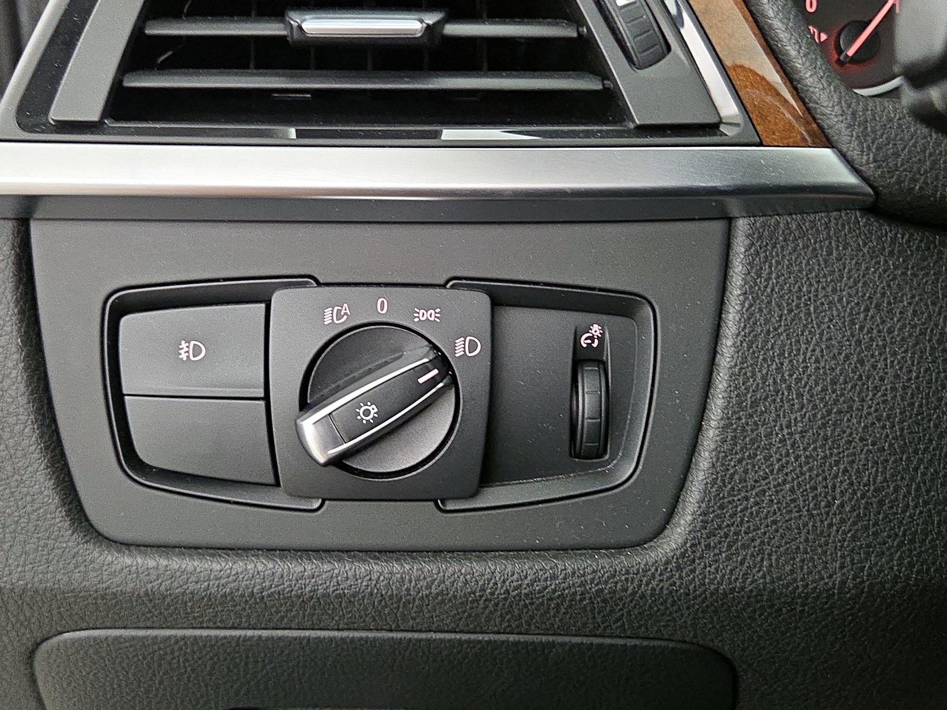 Thumbnail: 2015 BMW 3 Series - 13