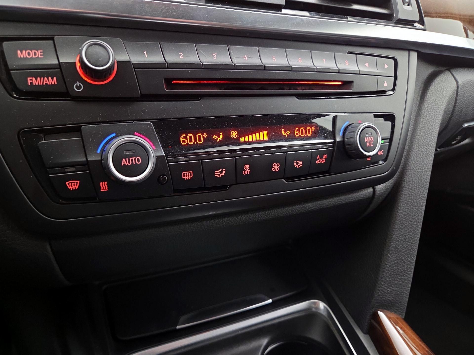 Thumbnail: 2015 BMW 3 Series - 15