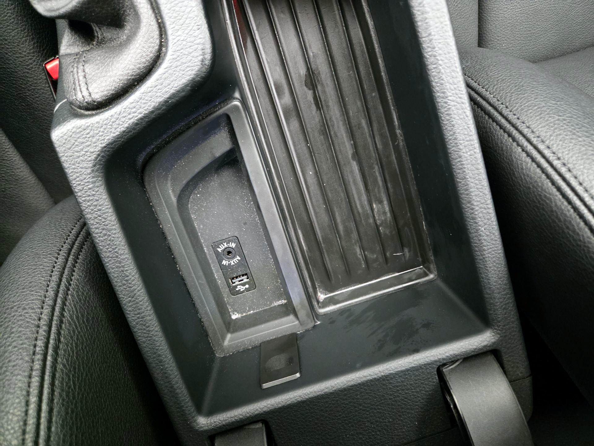 Thumbnail: 2015 BMW 3 Series - 17