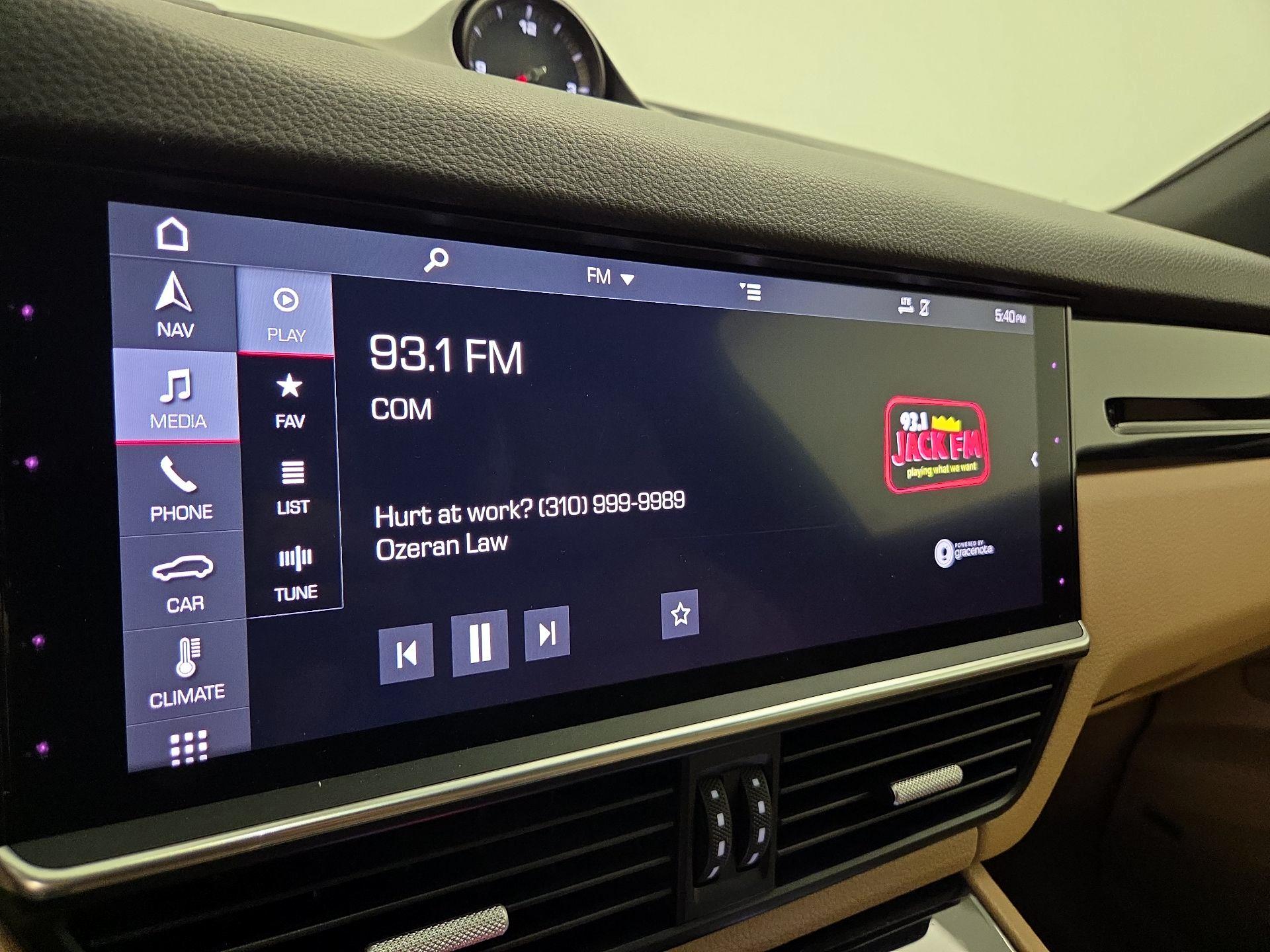 Thumbnail: 2019 Porsche Cayenne - 16