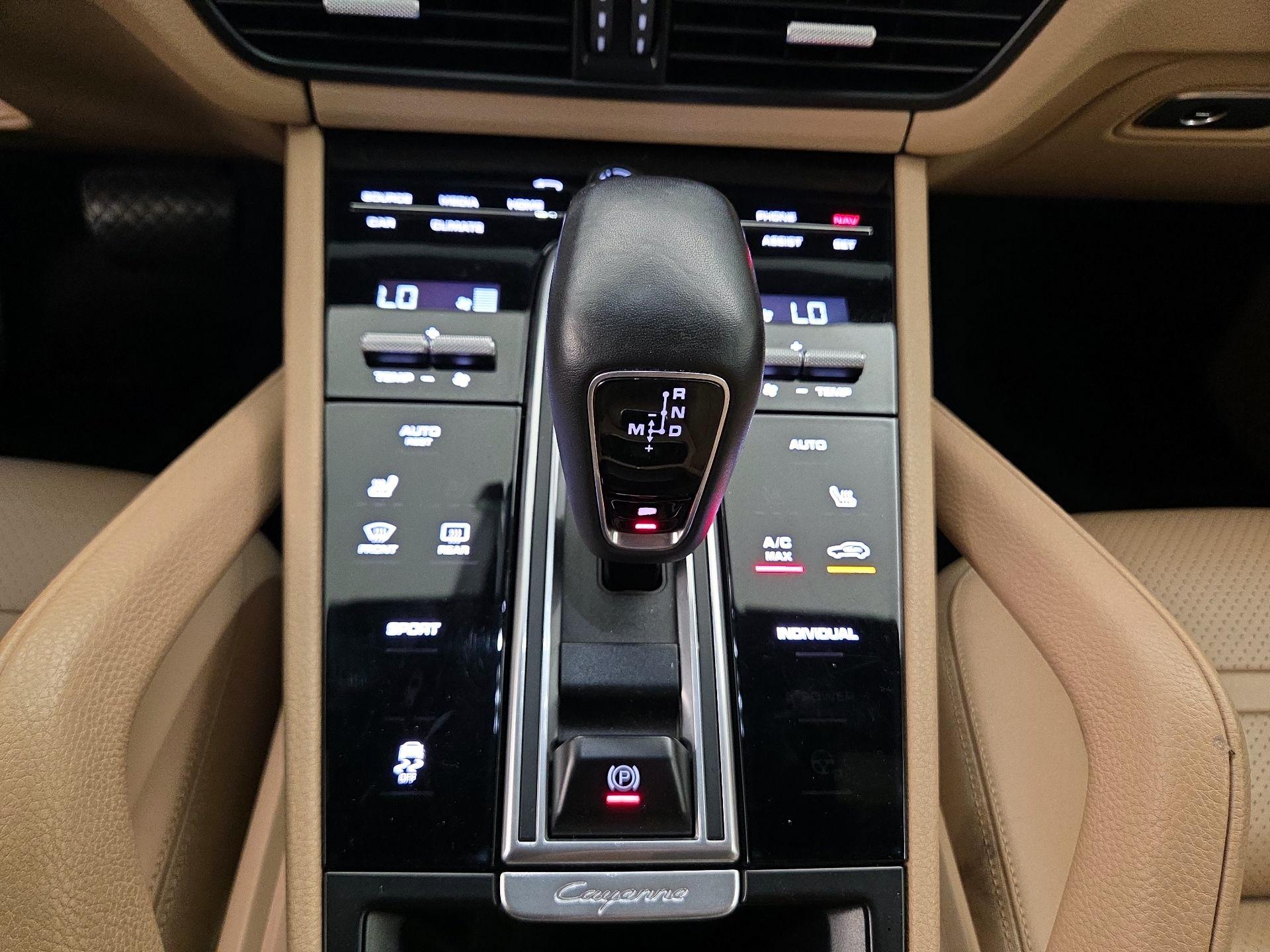 Thumbnail: 2019 Porsche Cayenne - 18